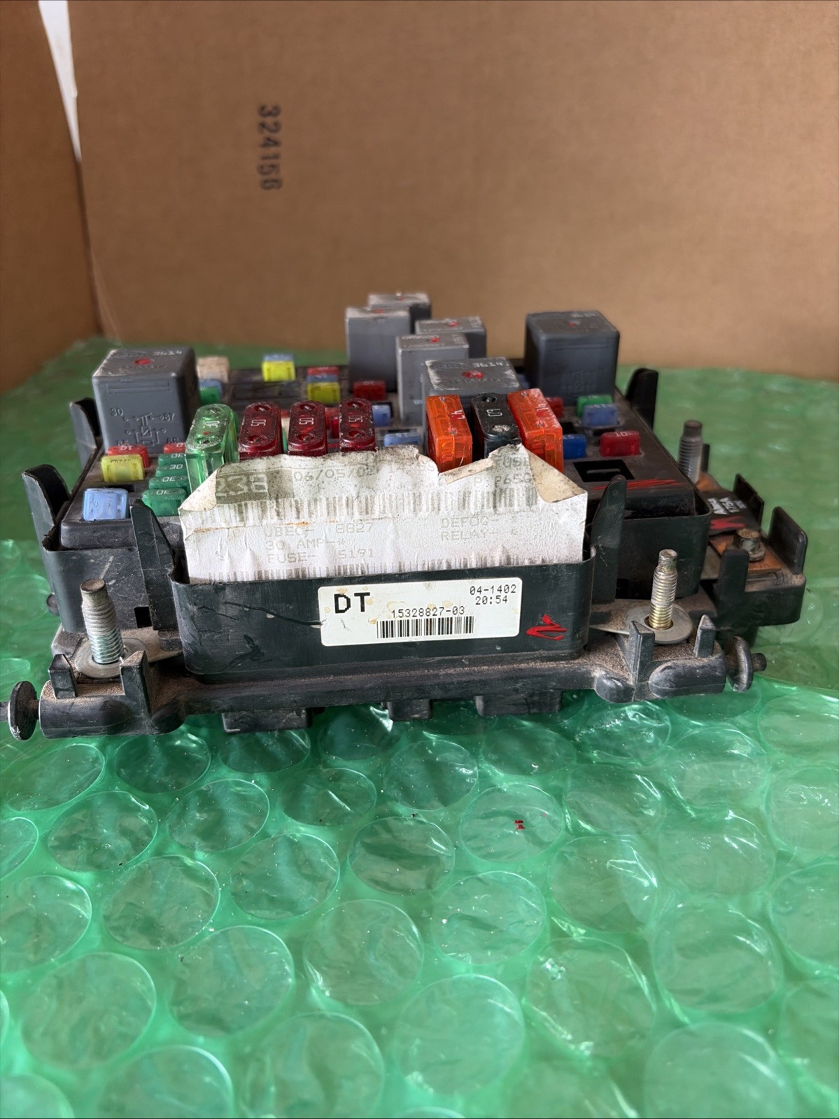 01-02 Chevy Silverado/GMC Sierra LB7 DMAX  Fuse Box Relay Junction 15328827-03