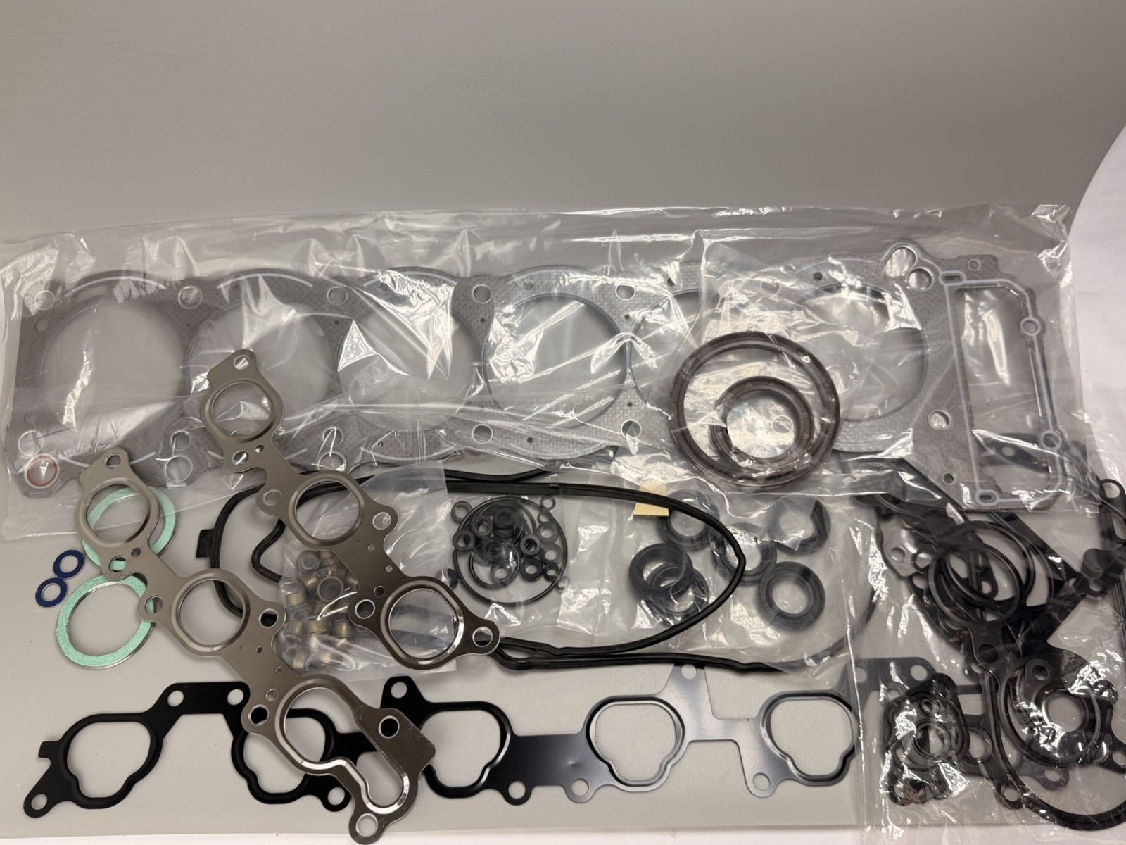 Genuine 93-97 Toyota Land Cruiser LX450 1FZ Engine Overhaul Gasket 04111-66036 Genuine 93-97 Toyota Land Cruiser LX450 1FZ Engine Overhaul Gasket 04111-66036
