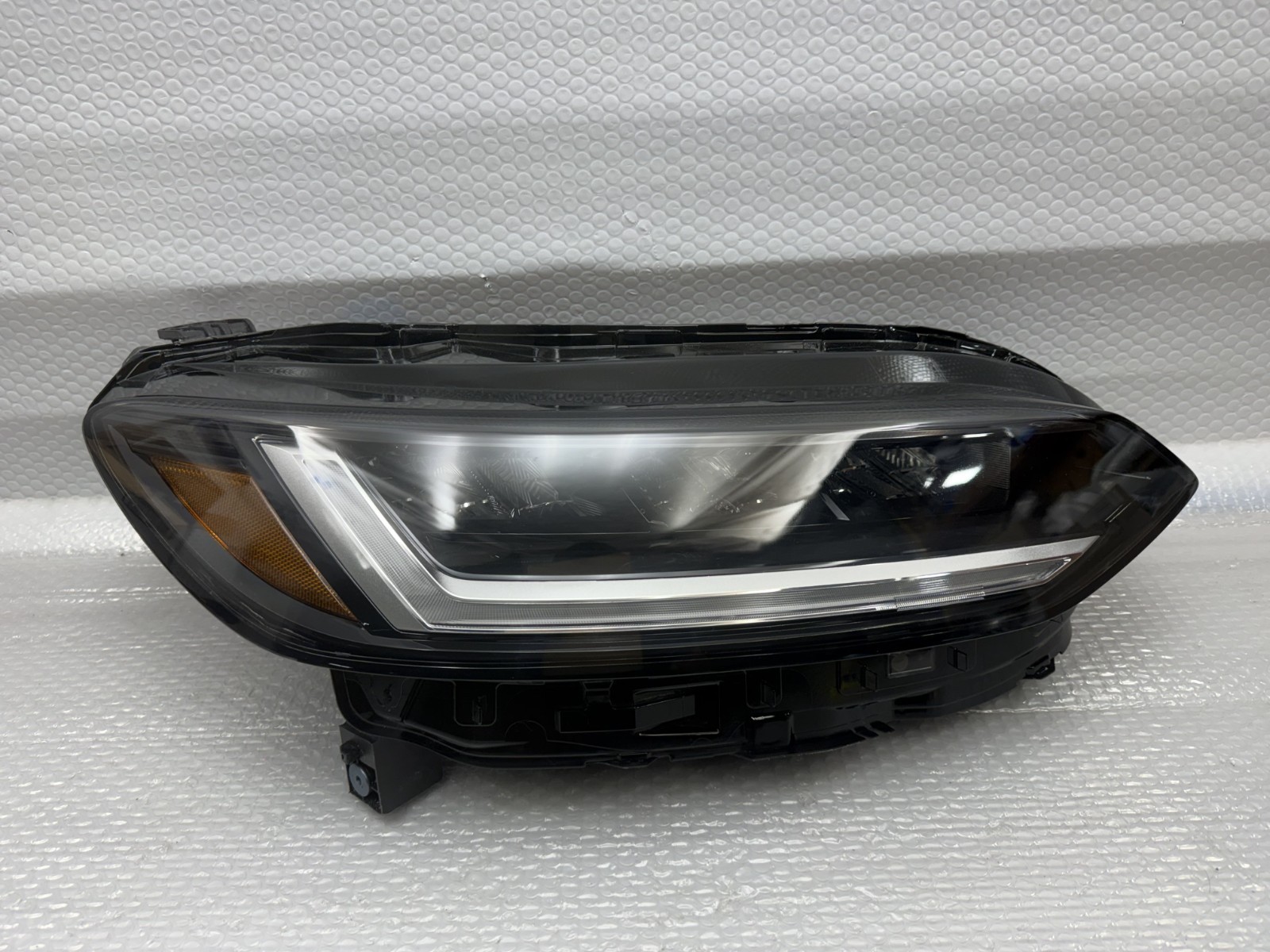 Mint OEM 2023-2026 Honda HR-V Passenger Side LED Headlight Assembly Right RH #A0 Mint OEM 2023-2026 Honda HR-V Passenger Side LED Headlight Assembly Right RH #A0