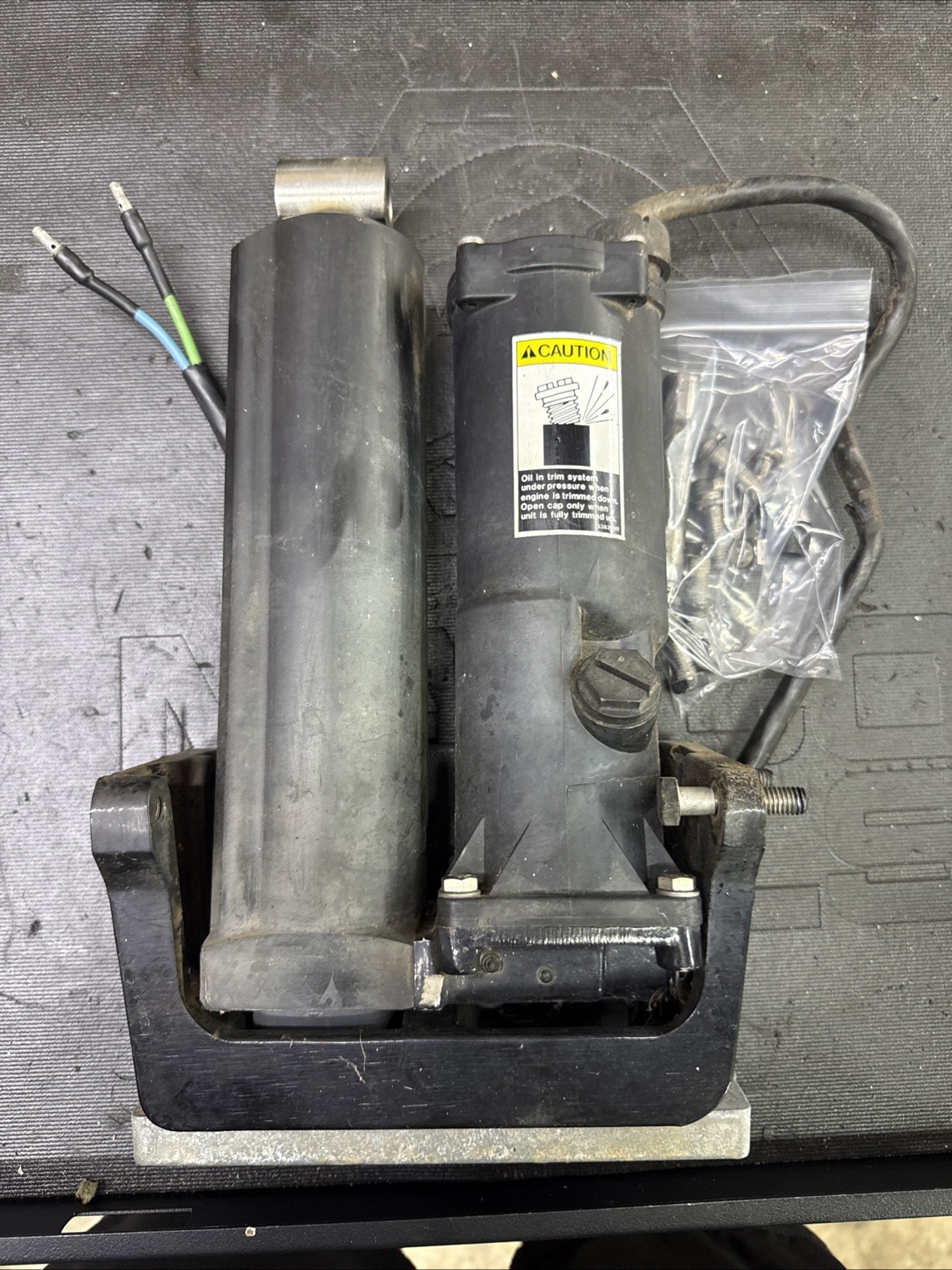 Mercury 1987 1988 - 1996 1997 Power Tilt Trim 35 40 50 55 60 HP FRESHWATER