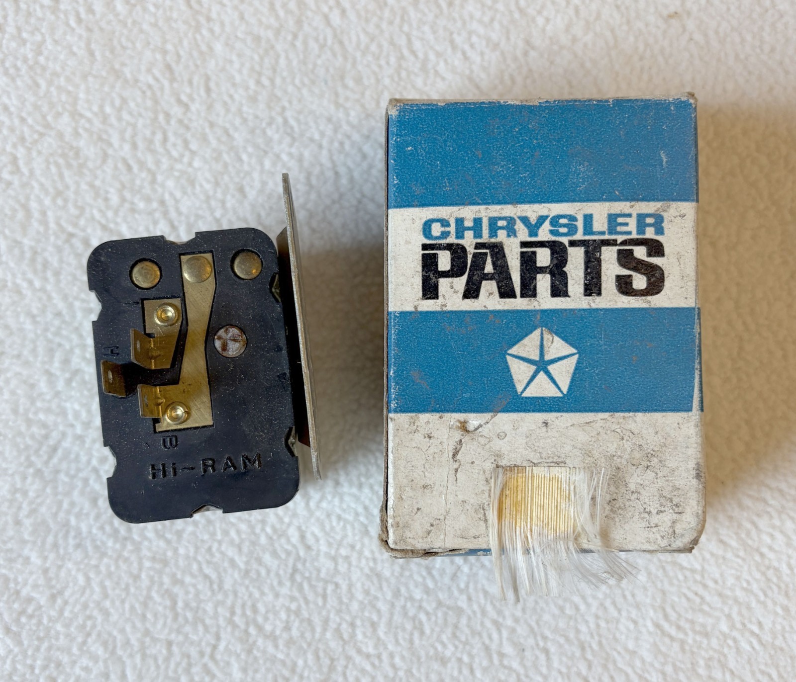NOS MoPar 1970 C Body Headlamp Delay Relay A01 Package 300 New Yorker Polara 500