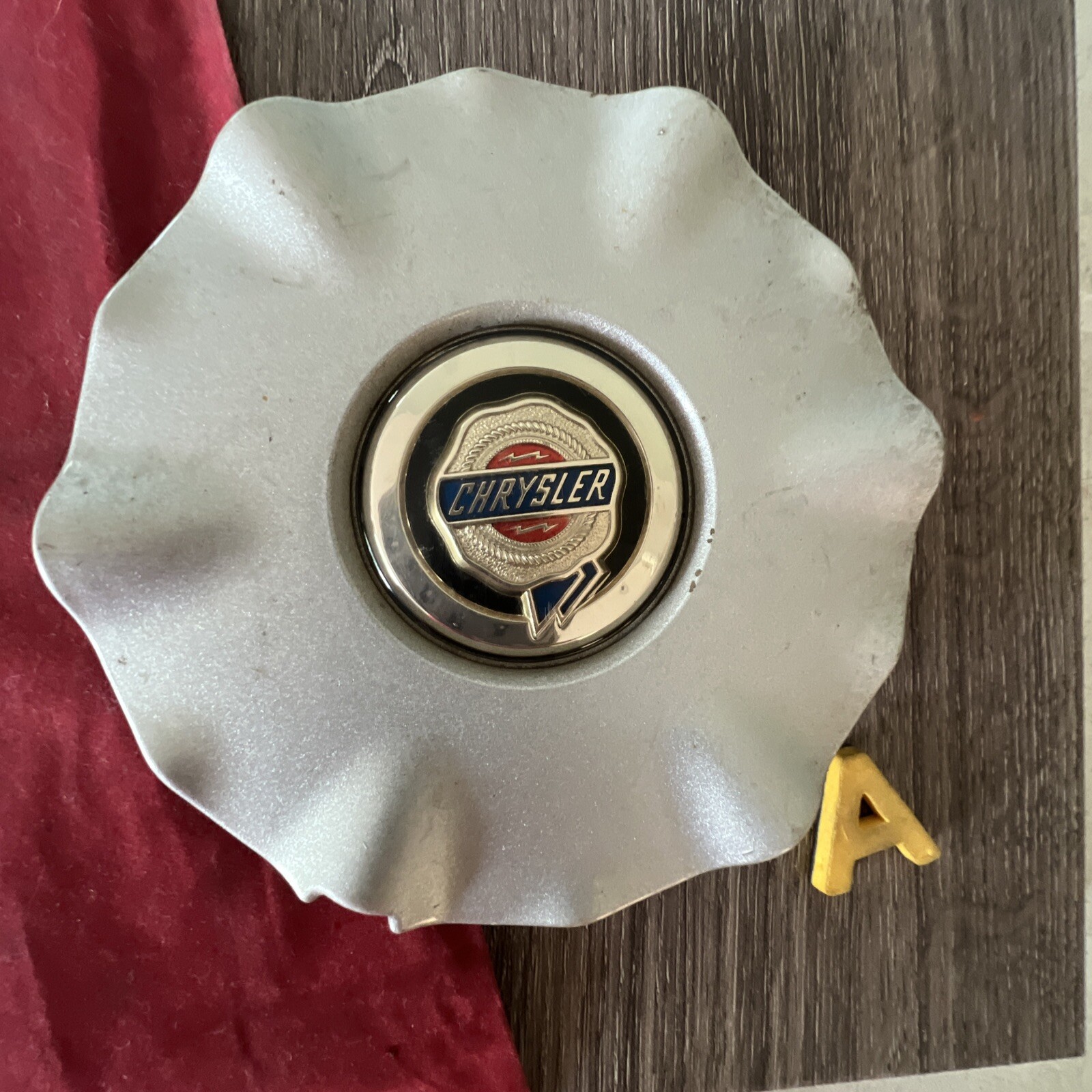 #A 1) 01-03 Chrysler Sebring OEM SILVER Center Cap Red & Blue Emblem OSR21TRMAC