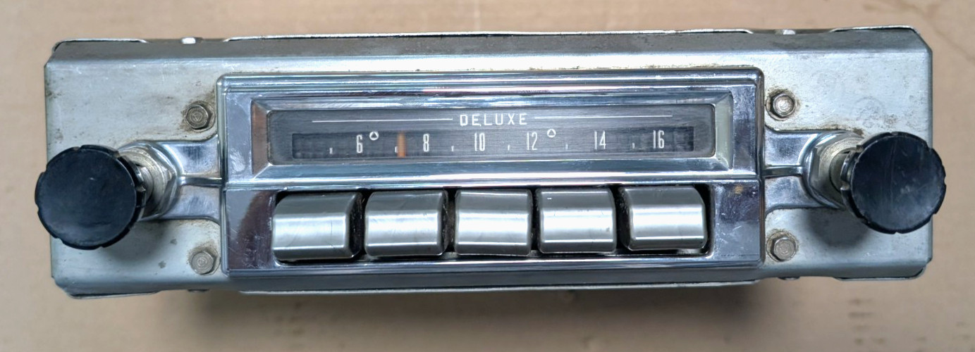 Cosmeticly Excellent 1957 Pontiac Deluxe Radio 988671 Delco, Clean, Untested Cosmeticly Excellent 1957 Pontiac Deluxe Radio 988671 Delco, Clean, Untested