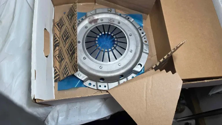 LuK 04-161 LuK Full Clutch Kit  for  1995-1999 Chevy Cavalier Pontiac Sunfire