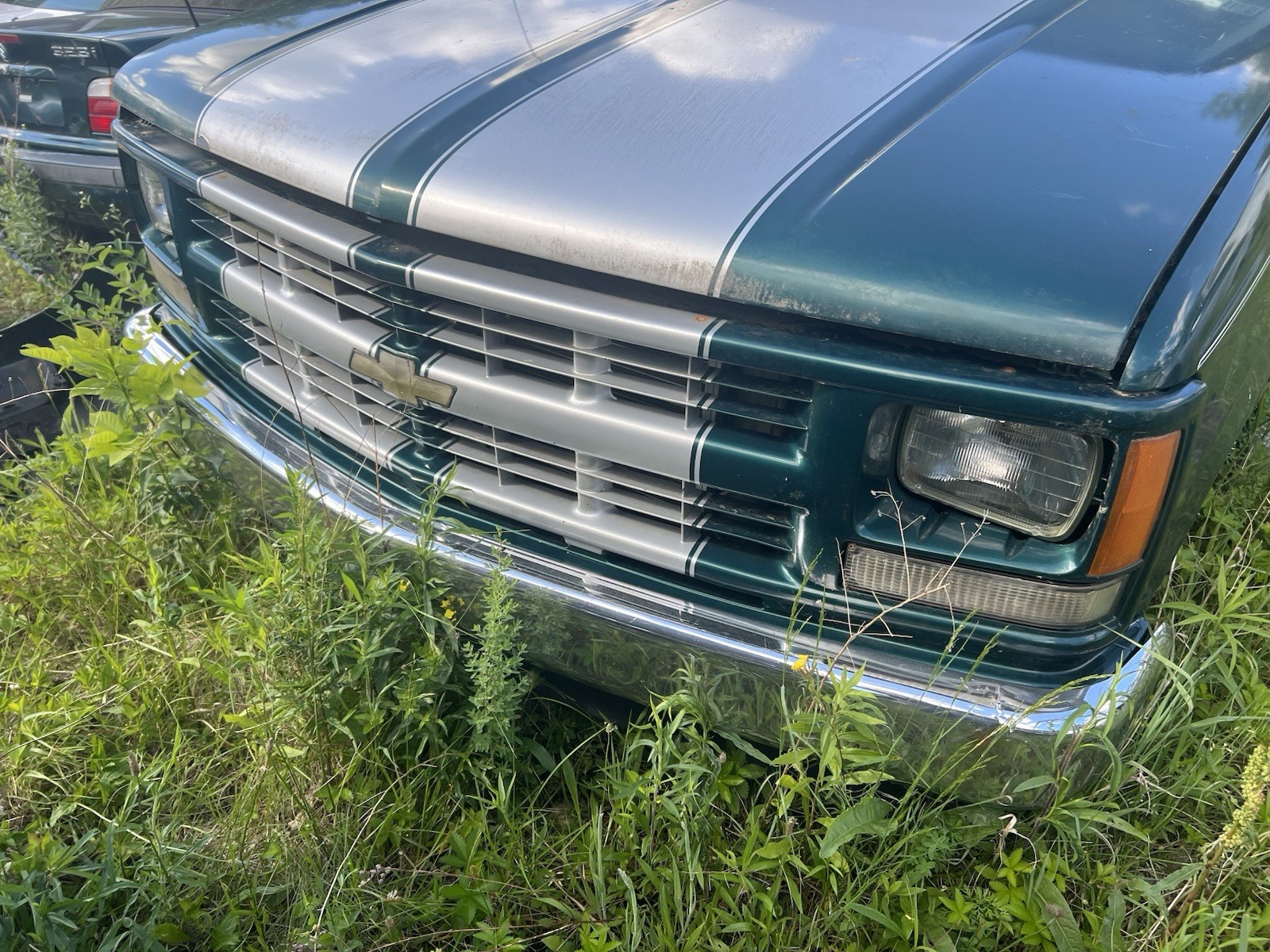 1995-1998 CHEVY TRUCK GRILLE ASSEMBLY BASE SEALED BEAM HEADLIGHT STYLE AS SHOWN