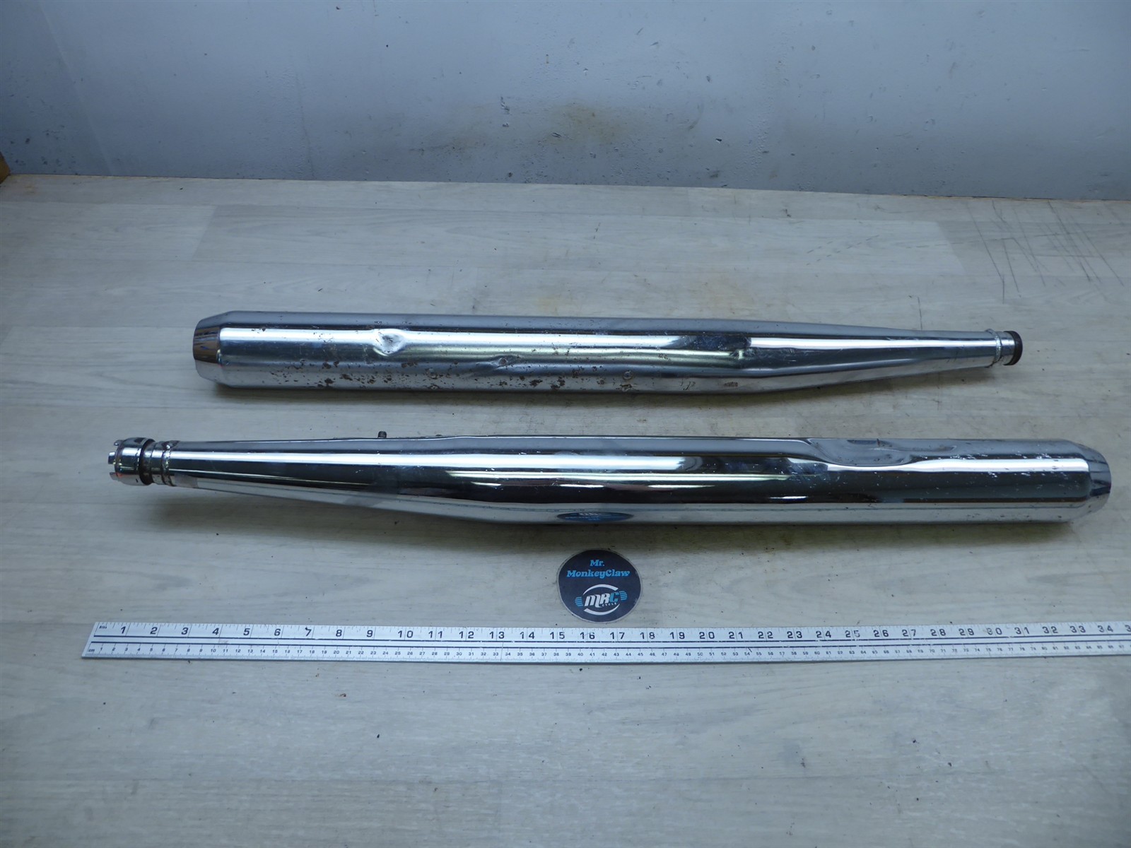 1974-75 Yamaha RD200 Y21272. OEM exhaust mufflers tail pipes