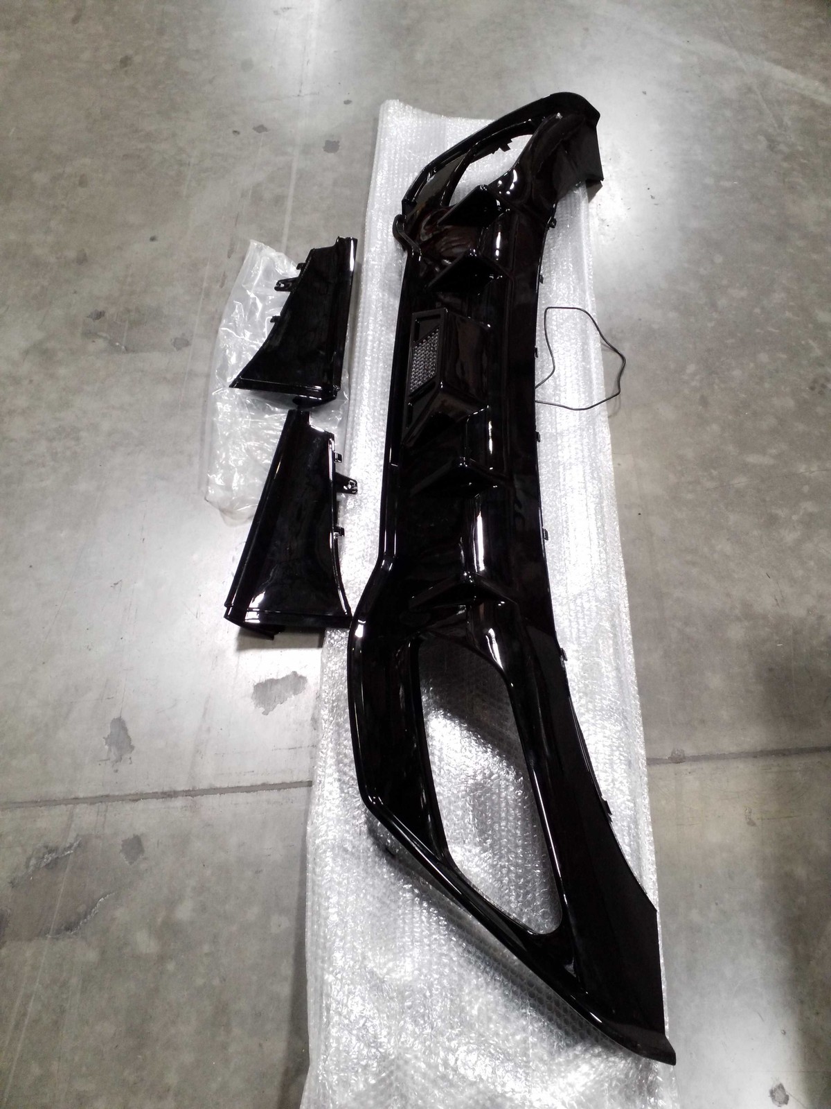 F1 Style Rear Diffuser Lip w/LED Light For BMW 8 Series G16 M850i M-Sport USED