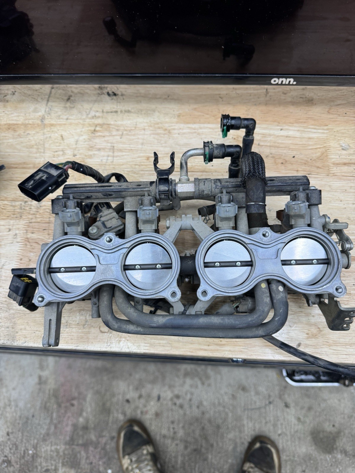 11-25 2011-2025 SUZUKI GSXR 600 THROTTLE BODY BODIES INJECTOR TPS RAIL 11-25 2011-2025 SUZUKI GSXR 600 THROTTLE BODY BODIES INJECTOR TPS RAIL