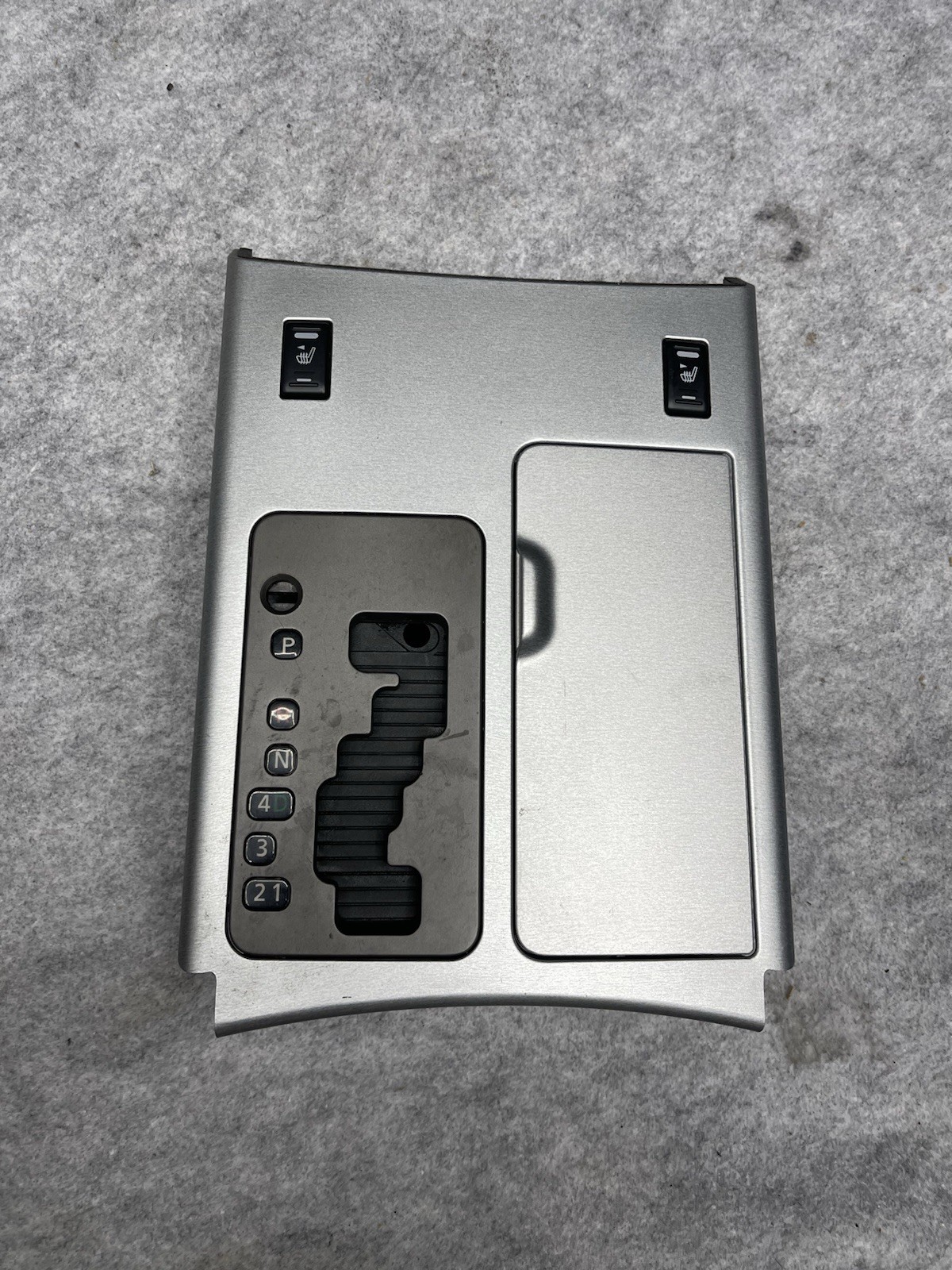 2004 - 2007 Nissan Armada Titan Shifter Trim Bezel Cup Holder OEM Gray 🌟