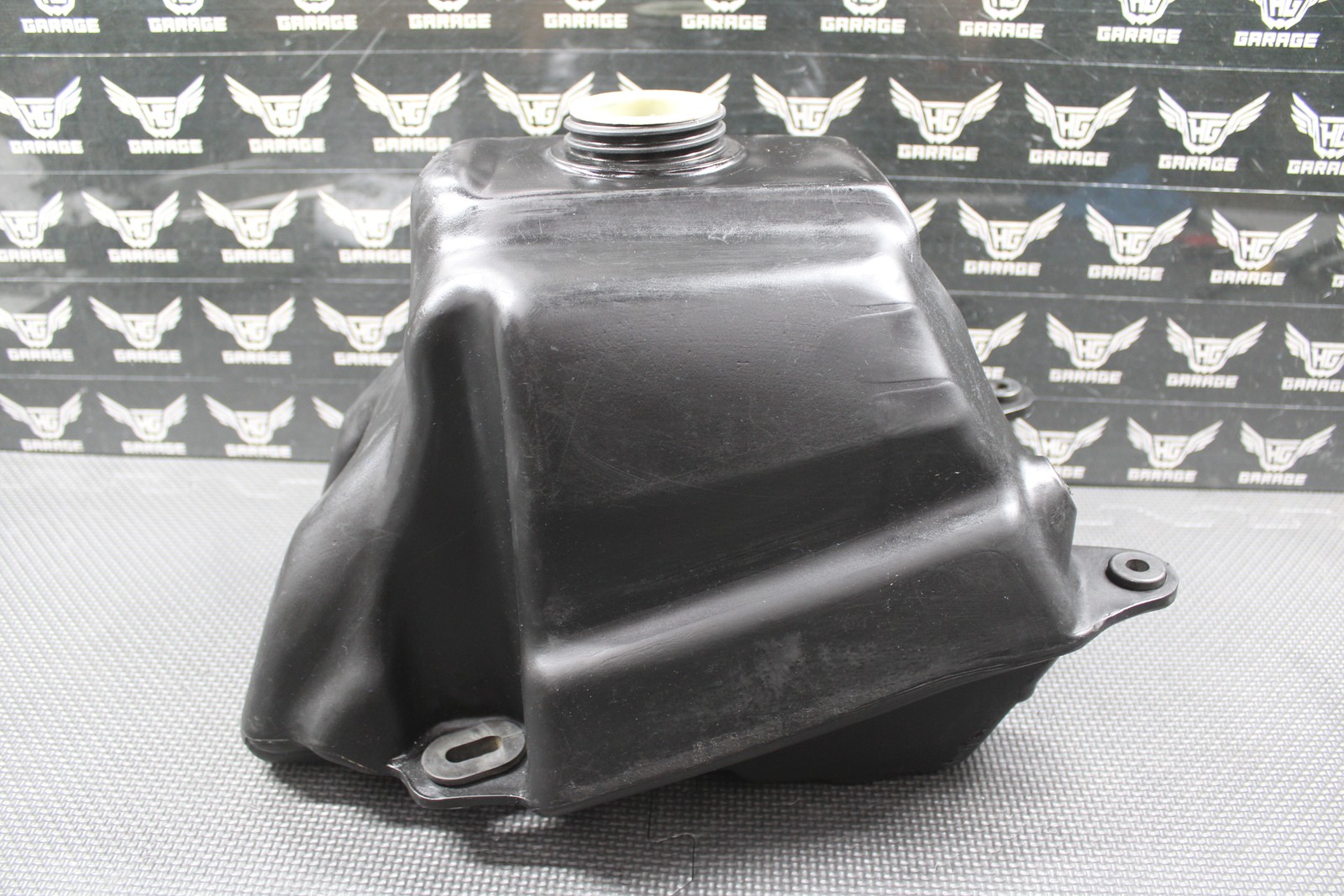 2001 87-06 YAMAHA BANSHEE YFZ350 OEM GAS TANK FUEL CELL RESERVOIR 2GU-24110-00-0