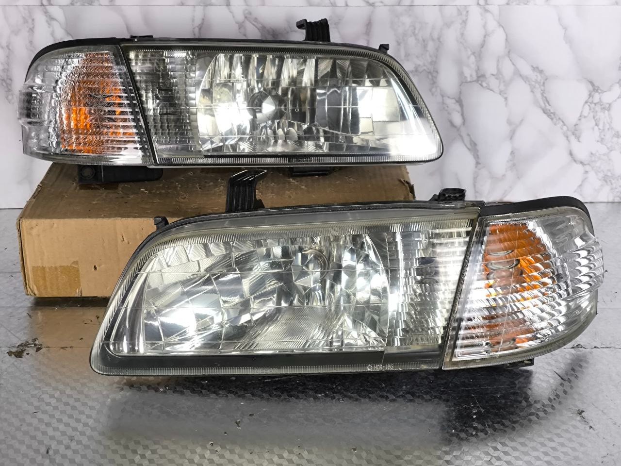 JDM NISSAN SUNNY B15 CRYSTAL HALOGEN HEADLIGHT CORNER LAMP LIGHTS OEM 1998-2002
