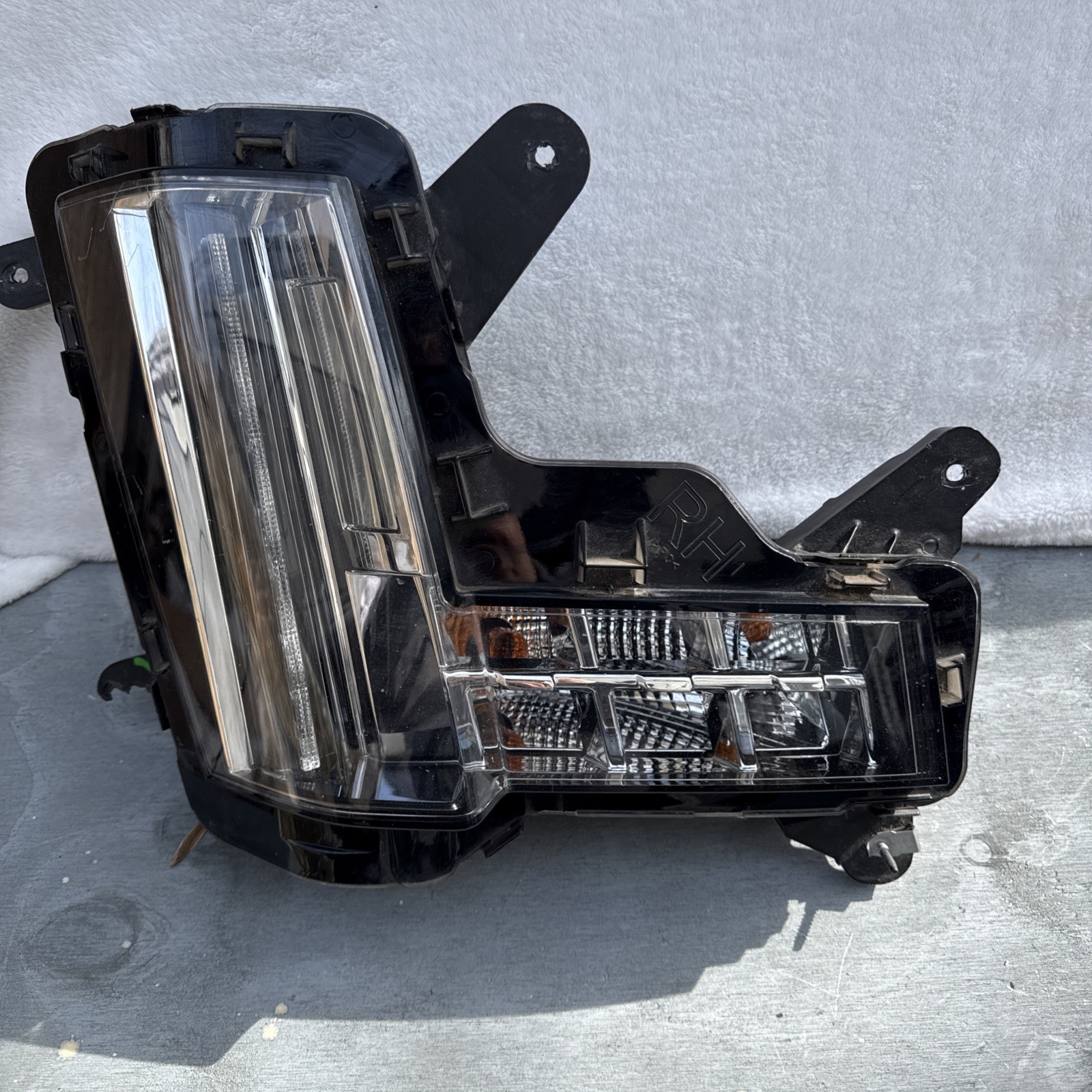 2015-2020 Cadillac Escalade Fog Light Right Passenger OEM LED Running Lamp DRL