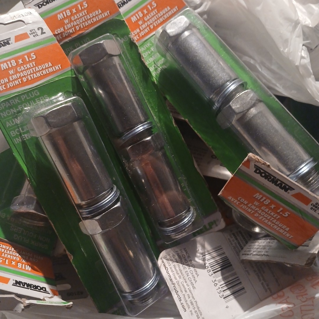 Lot Of 6 Dorman Help 2 Packs 42109 M18 x 1.5 w/ Gasket Steel Non Fouler Qty 12 Lot Of 6 Dorman Help 2 Packs 42109 M18 x 1.5 w/ Gasket Steel Non Fouler Qty 12