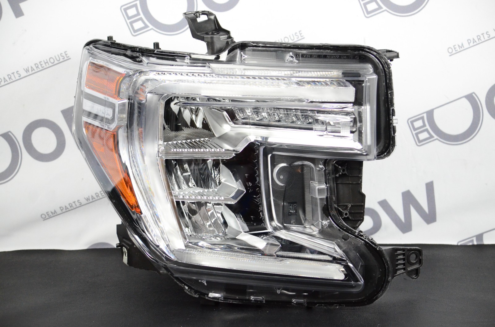 Perfect Genuine 19-22 GMC Sierra 1500 LED Headlight LED Turn Signal Right OEM Perfect Genuine 19-22 GMC Sierra 1500 LED Headlight LED Turn Signal Right OEM