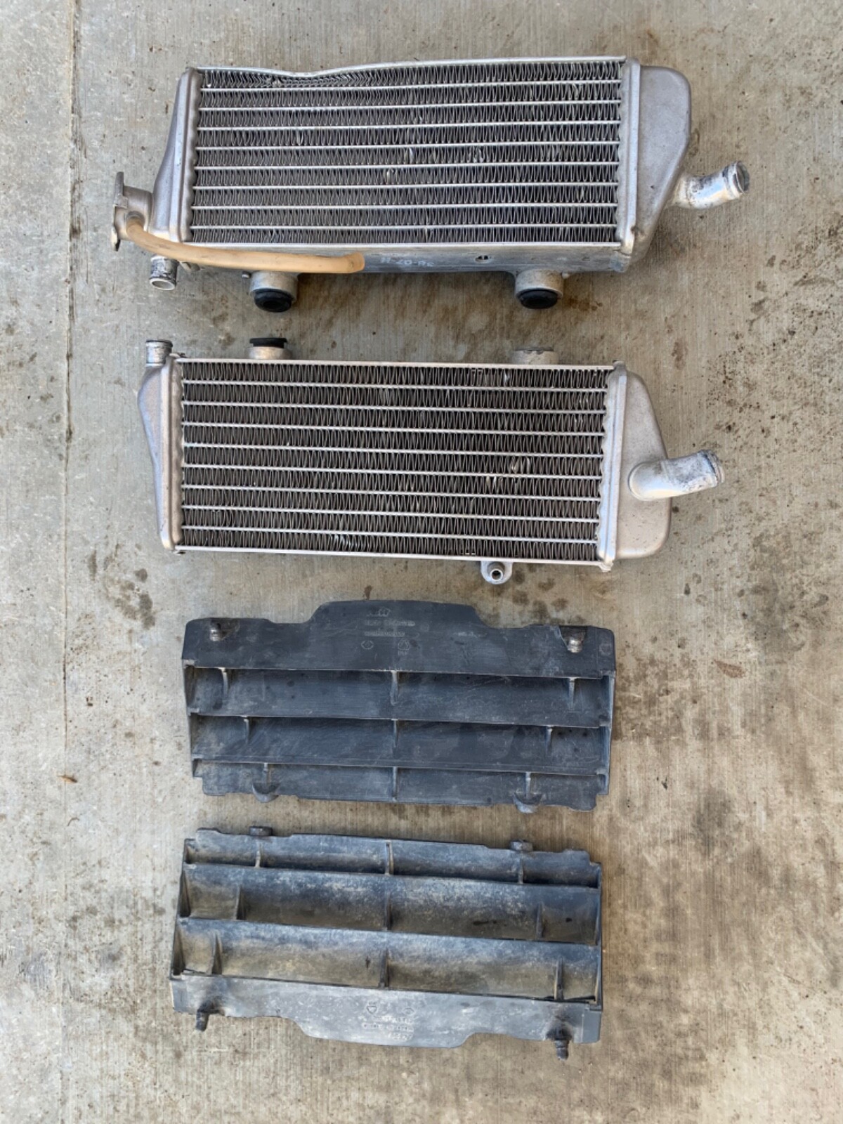 07 08 09 10 KTM 250 SX-F 250 SXF 250SXF RADIATORS RIGHT LEFT RADIATOR SET 07 08 09 10 KTM 250 SX-F 250 SXF 250SXF RADIATORS RIGHT LEFT RADIATOR SET