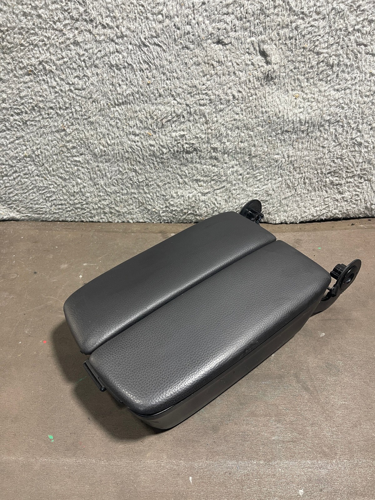 2005-2008 Acura RL Center Console Black Leather Armrest OEM