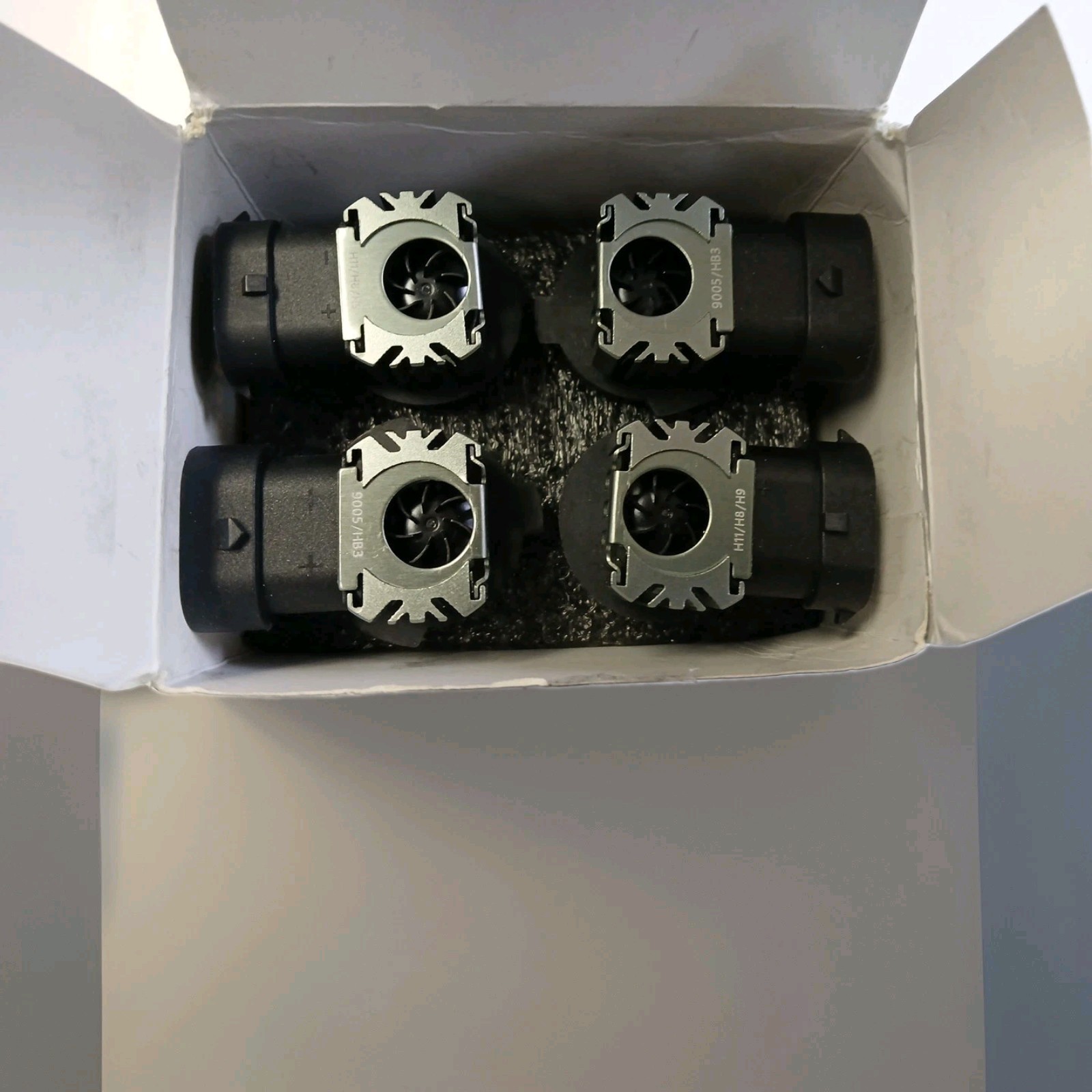 Rimthin 9005 H11 Fog Light Plug & Play Pack of 4 New Open Box Rimthin 9005 H11 Fog Light Plug & Play Pack of 4 New Open Box