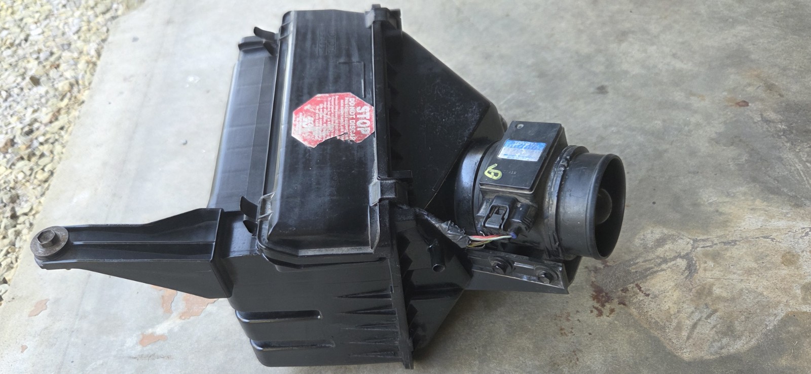 1996-2002 Toyota 4Runner 3.4L Air Cleaner Intake Filter Box Assembly OEM. 1996-2002 Toyota 4Runner 3.4L Air Cleaner Intake Filter Box Assembly OEM.