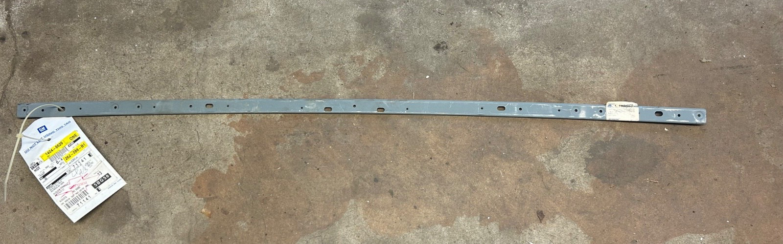 NOS 1984 -1996 corvette rear center BUMPER retainer BRACKET OEM