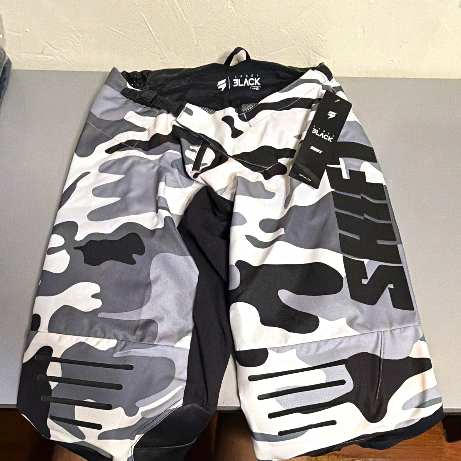 Brand New Shift MX Black Label 20th Anniversary / Size 36 Brand New Shift MX Black Label 20th Anniversary / Size 36