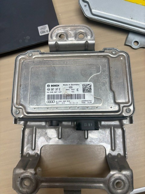 2013-2017 Audi A6 A7 Adaptive Cruise Control Module Unit & Bracket 2013-2017 Audi A6 A7 Adaptive Cruise Control Module Unit & Bracket