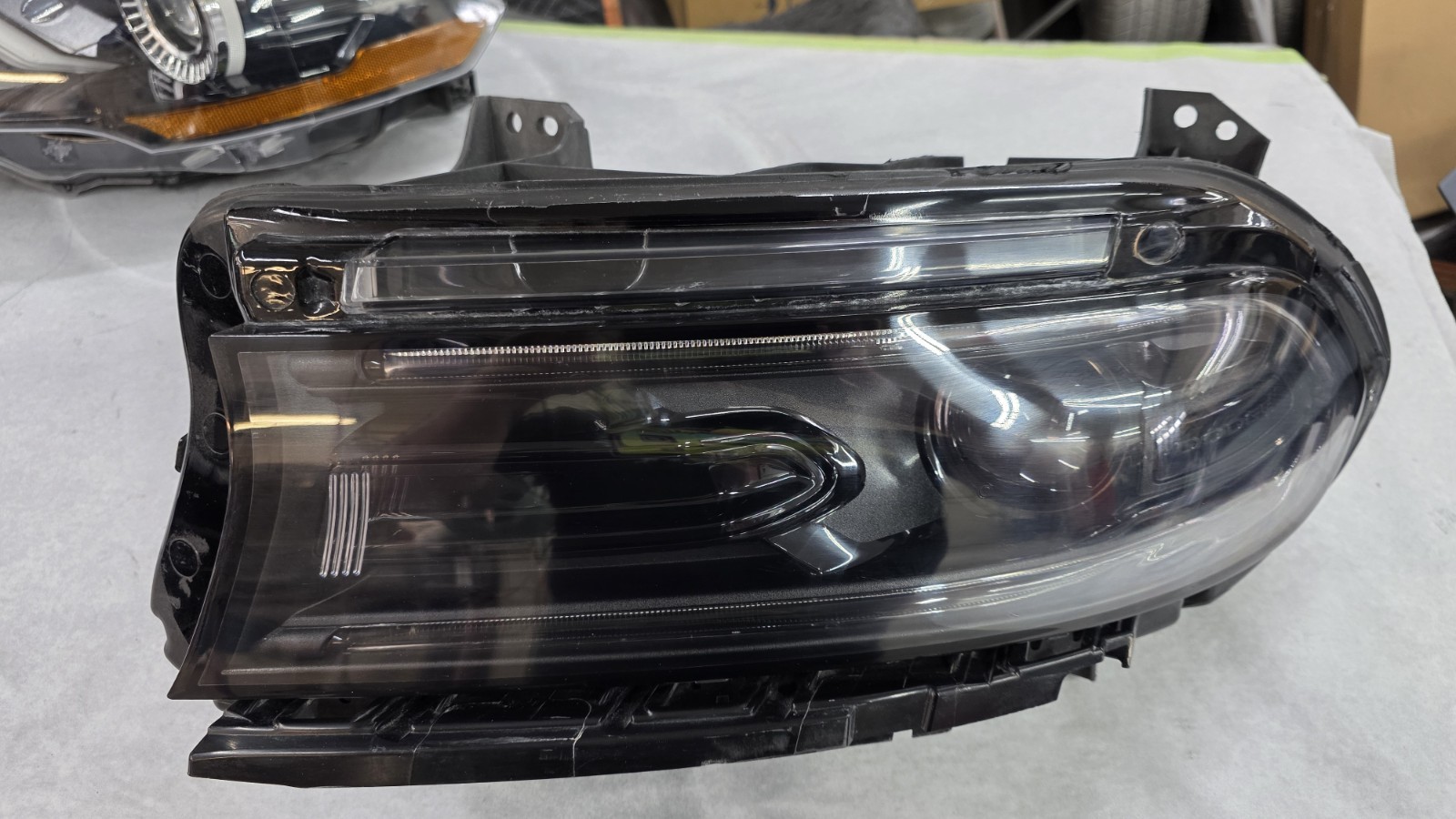 2015-2018 DODGE CHARGER HALOGEN LED HEADLIGHT LEFT DRIVER OEM USED#A 2015-2018 DODGE CHARGER HALOGEN LED HEADLIGHT LEFT DRIVER OEM USED#A