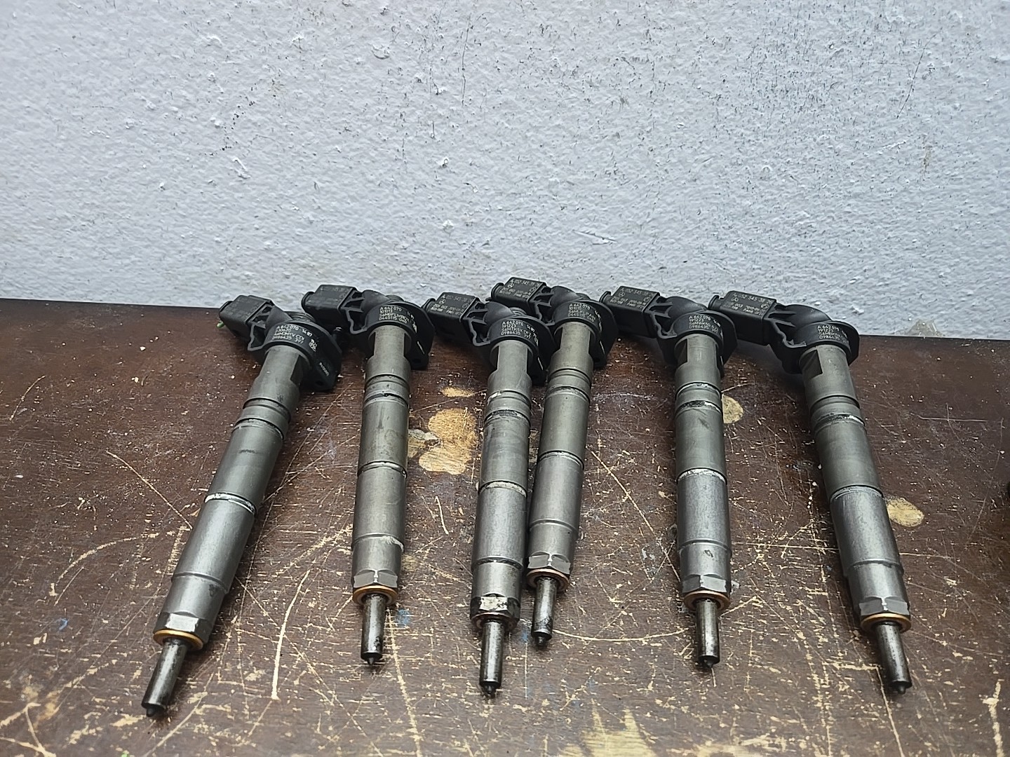 2007-2018 MERCEDES  BENZ  Ml350 X6 FUEL  INJECTOR DIESEL 3.0 V6  A642070 OEM