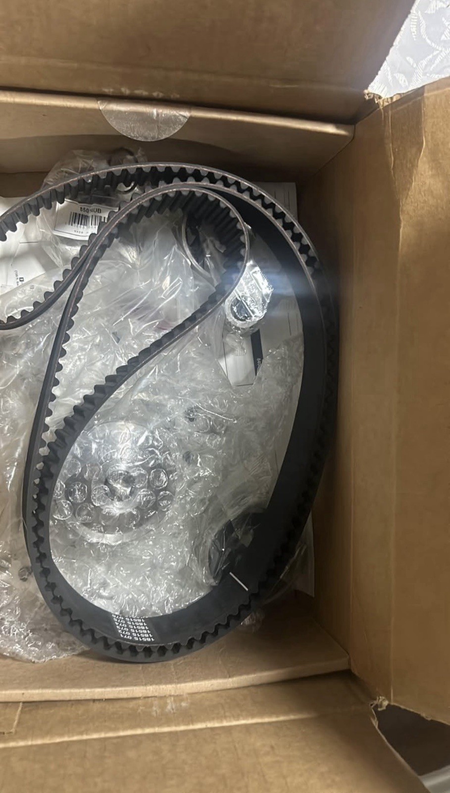 DAYCO TIMING BELT AND COMPONENT KIT DAYCO TIMING BELT AND COMPONENT KIT