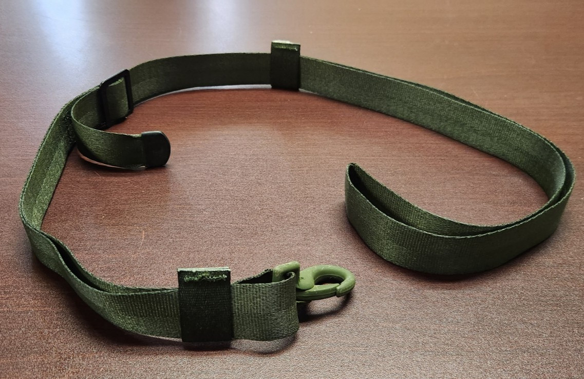 M151 M151A1 M151A2 Series - Doorway safety Strap NOS USGI - Cast clasp - Nylon M151 M151A1 M151A2 Series - Doorway safety Strap NOS USGI - Cast clasp - Nylon