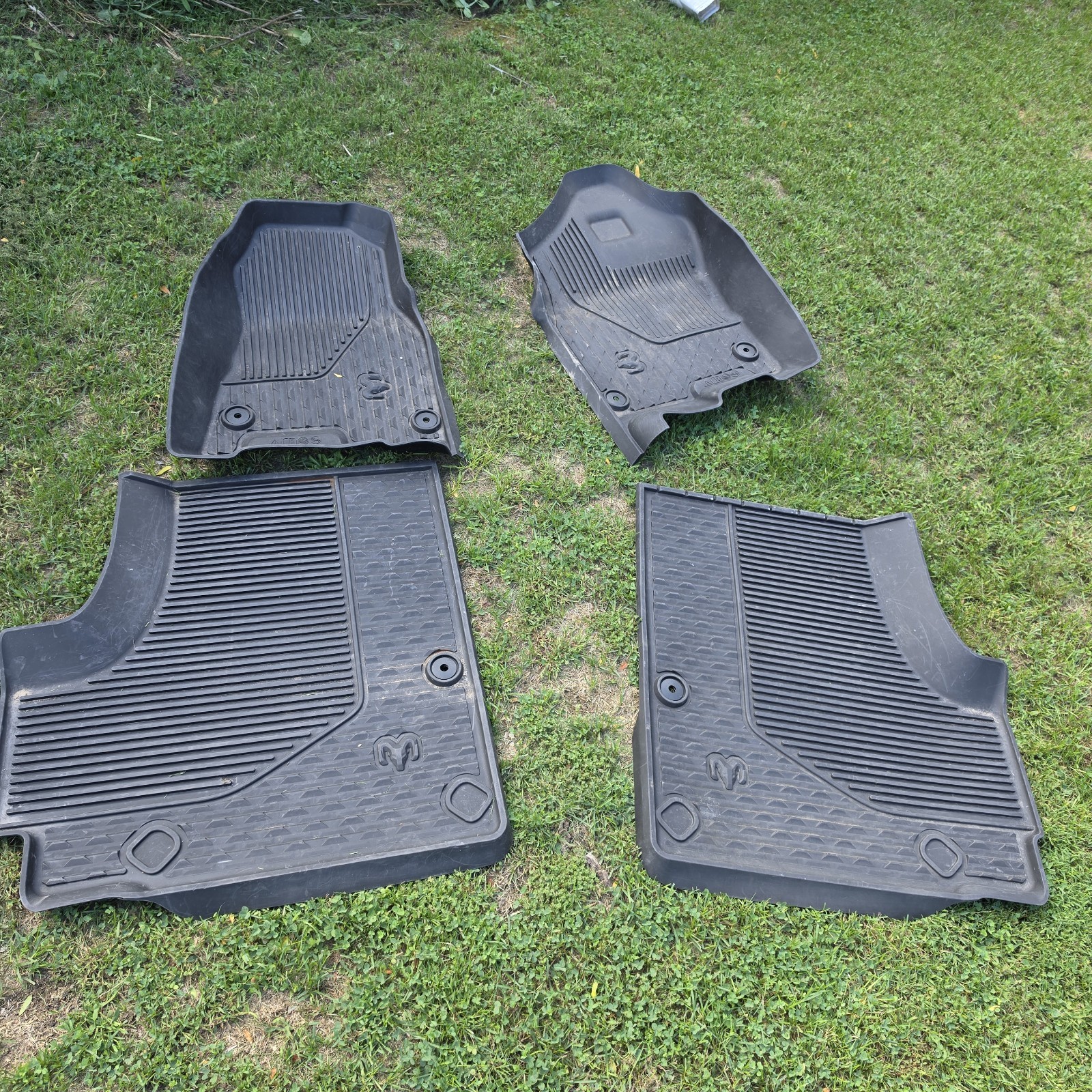 OEM Mopar Carpet Floor Mats Dodge Ram 1500 Crew Cab 19-24 82216269AB 4Pc Used