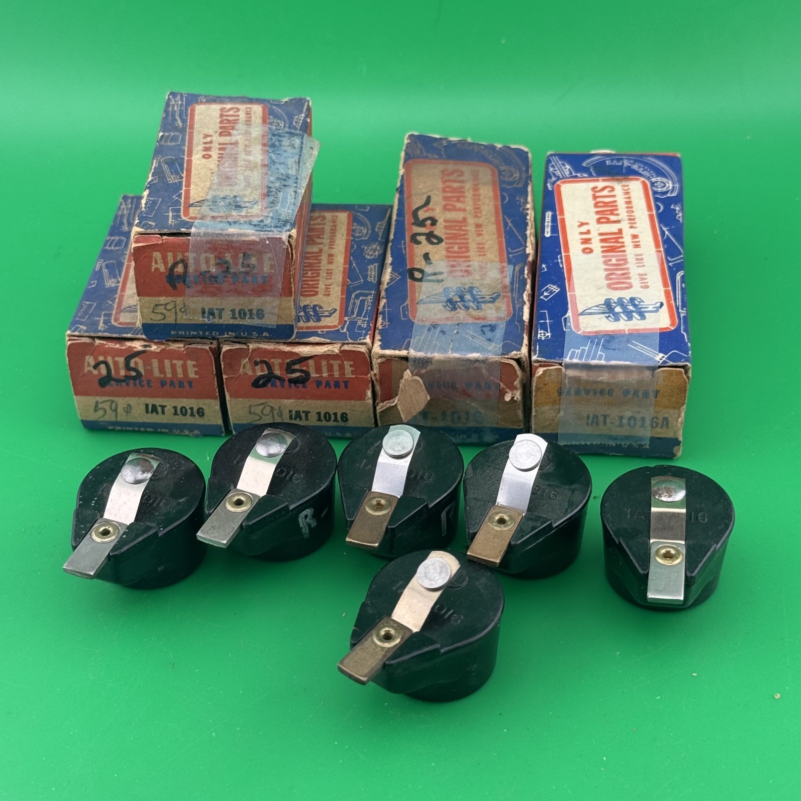 NOS Autolite Distributor Rotor 1949-52 Mopar & Willys IAT-1016 Lot of 11 NOS Autolite Distributor Rotor 1949-52 Mopar & Willys IAT-1016 Lot of 11