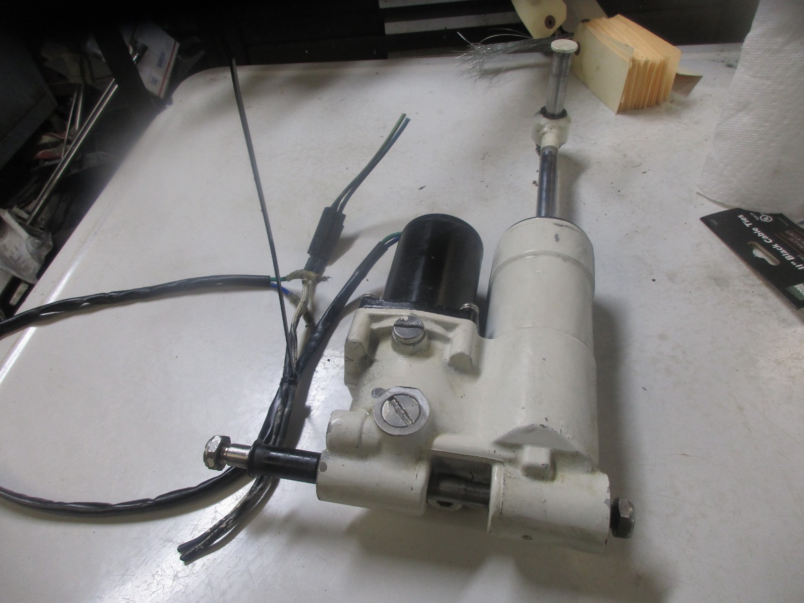 Johnson Evinrude outboard motor 40 48 50 Power Trim Tilt Unit 397532 for REPAIR