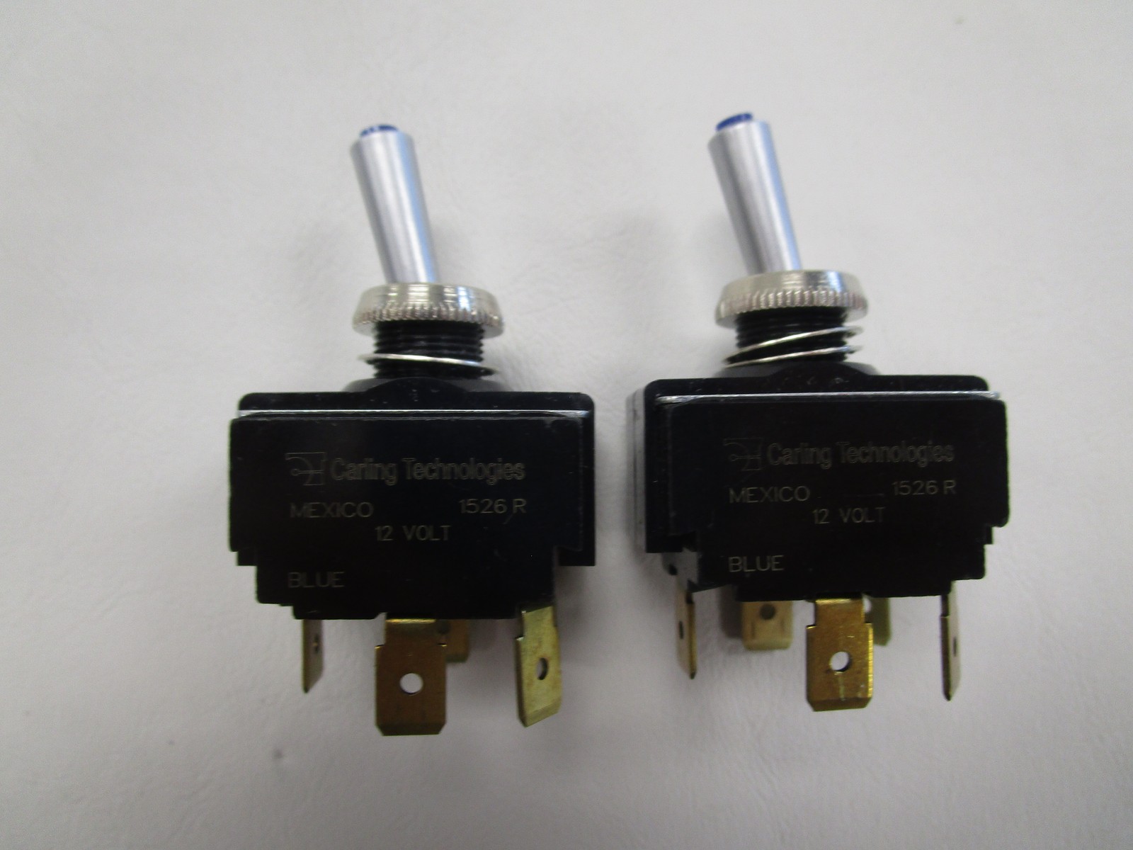 CARLING TECHNOLOGIES TOGGLE SWITCH SET OF (2) 5 CONNECTION BLUE 1526R BOAT CARLING TECHNOLOGIES TOGGLE SWITCH SET OF (2) 5 CONNECTION BLUE 1526R BOAT