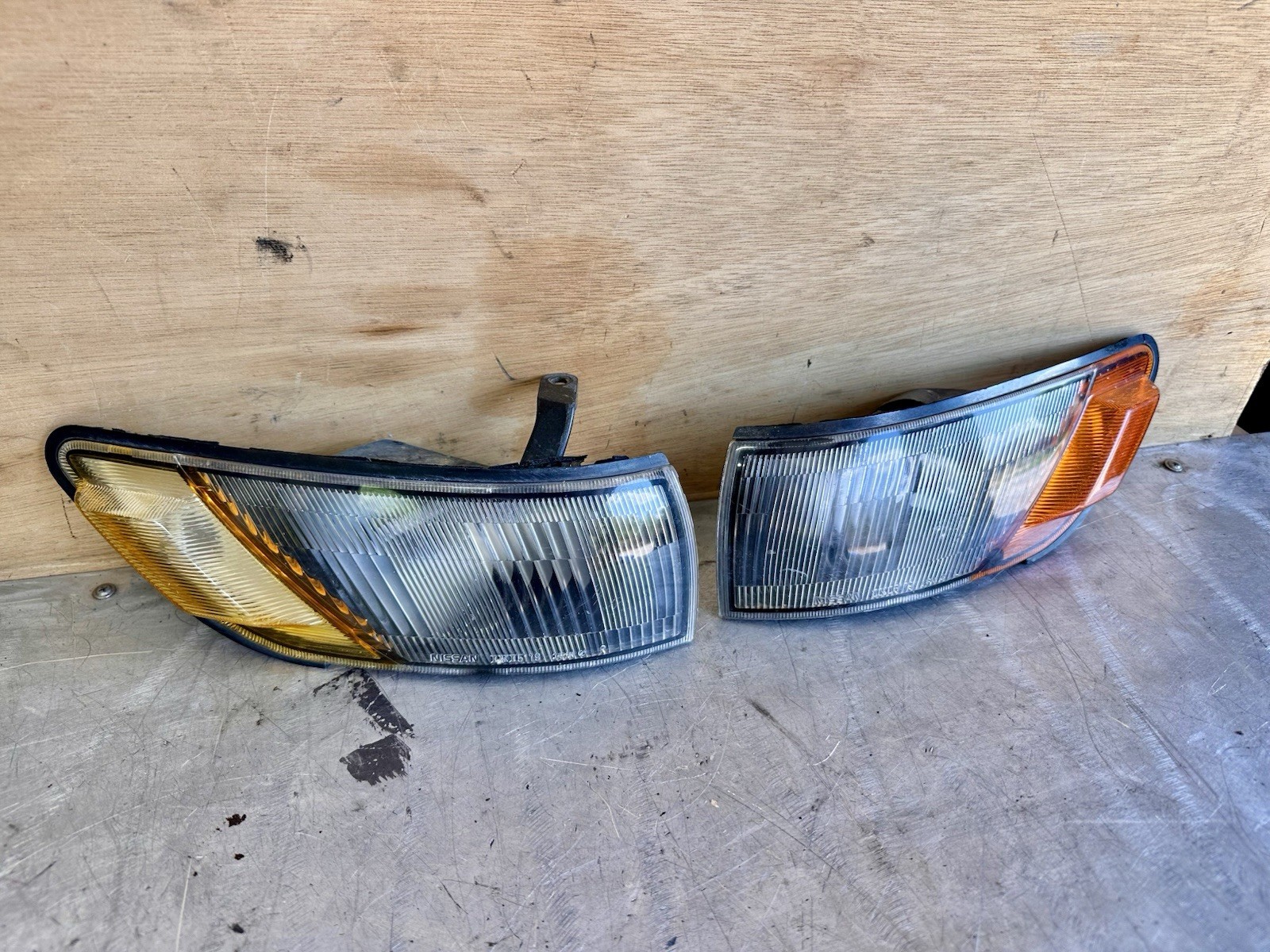 JDM Nissan Silvia S13 240sx 200sx Turn Signal Indicator Corner Lamp Light 89-94 JDM Nissan Silvia S13 240sx 200sx Turn Signal Indicator Corner Lamp Light 89-94