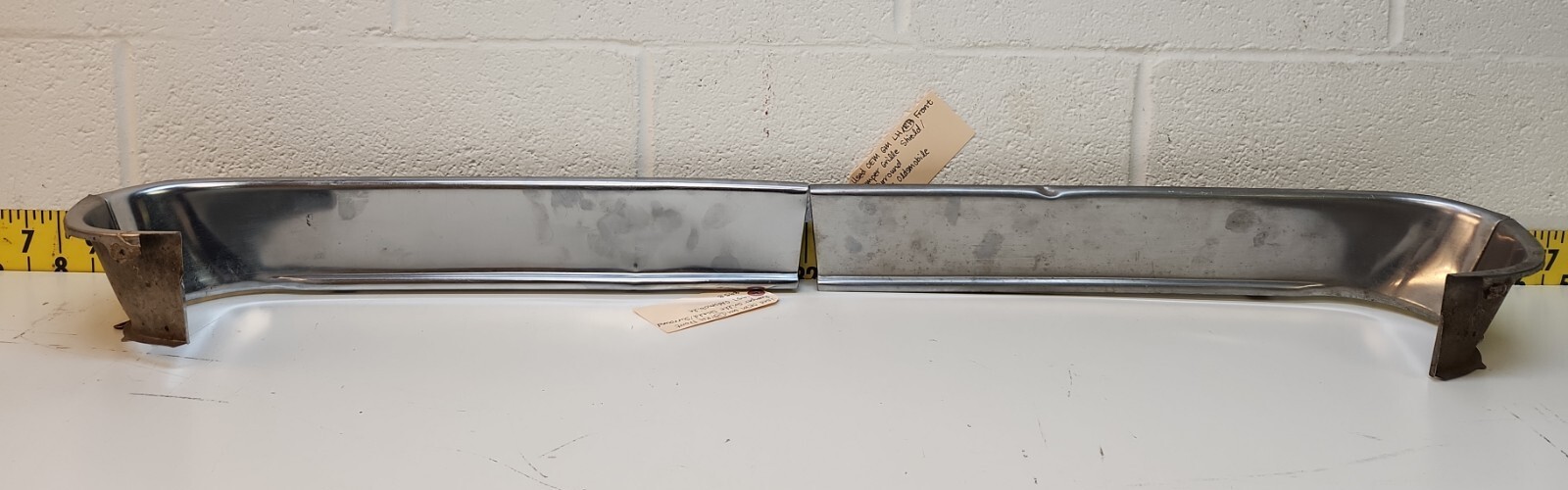 OEM LH/Left-RH/Right Front Bumper Grille Shield/Surround 1957 Oldsmobile (895B)