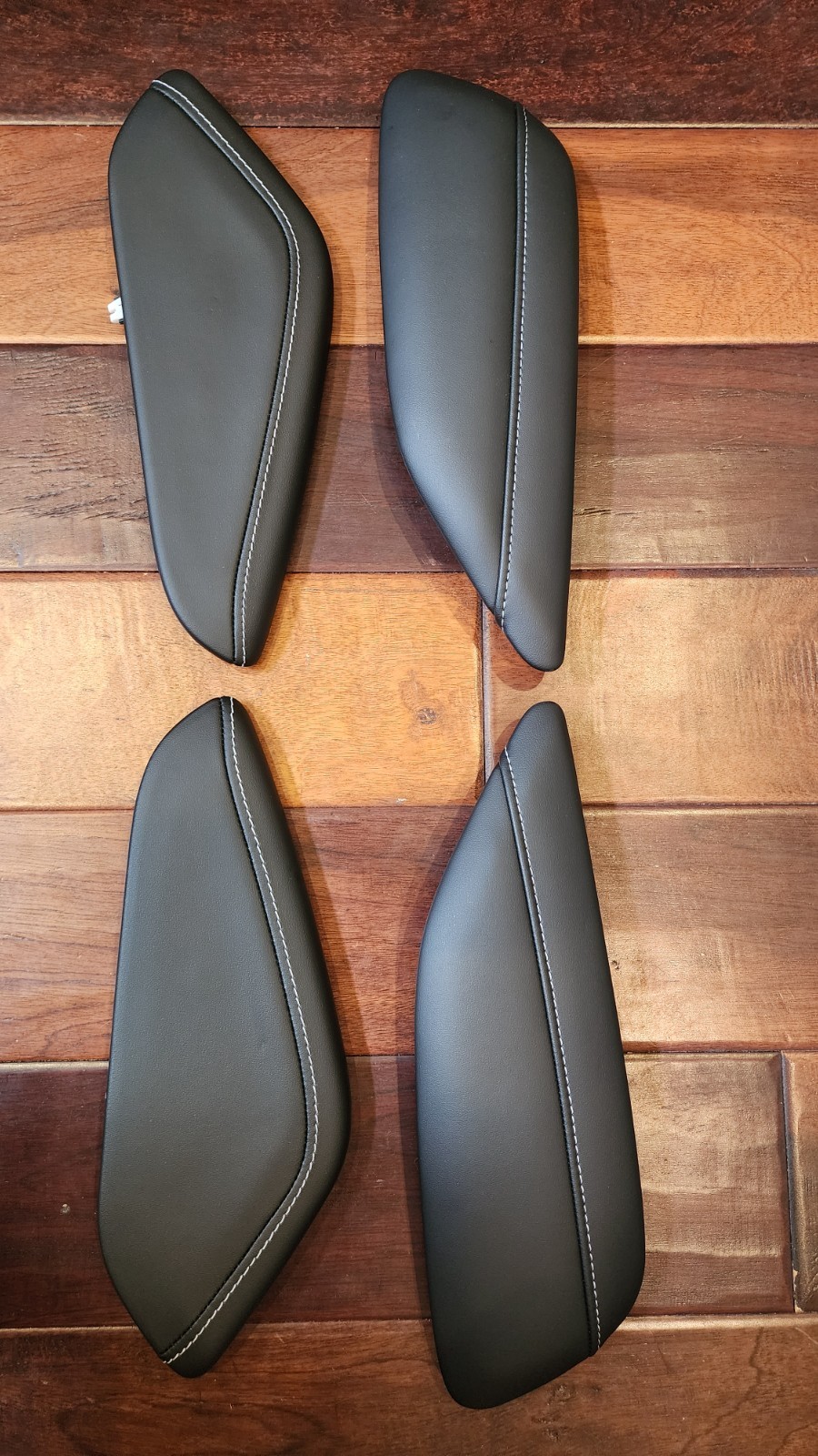 OEM 16-24 Camaro Black Leather Kneepad Set (NEW - UNUSED) 