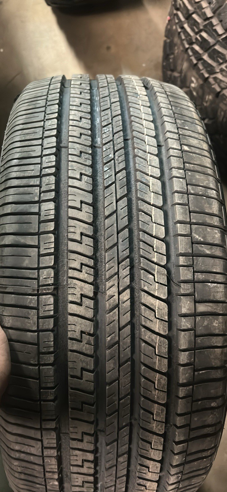 1 GOODYEAR EAGLE SPORT ALL SEASON 255/45R20 USED TIRE 10/32 TREAD 101W 2554520 1 GOODYEAR EAGLE SPORT ALL SEASON 255/45R20 USED TIRE 10/32 TREAD 101W 2554520