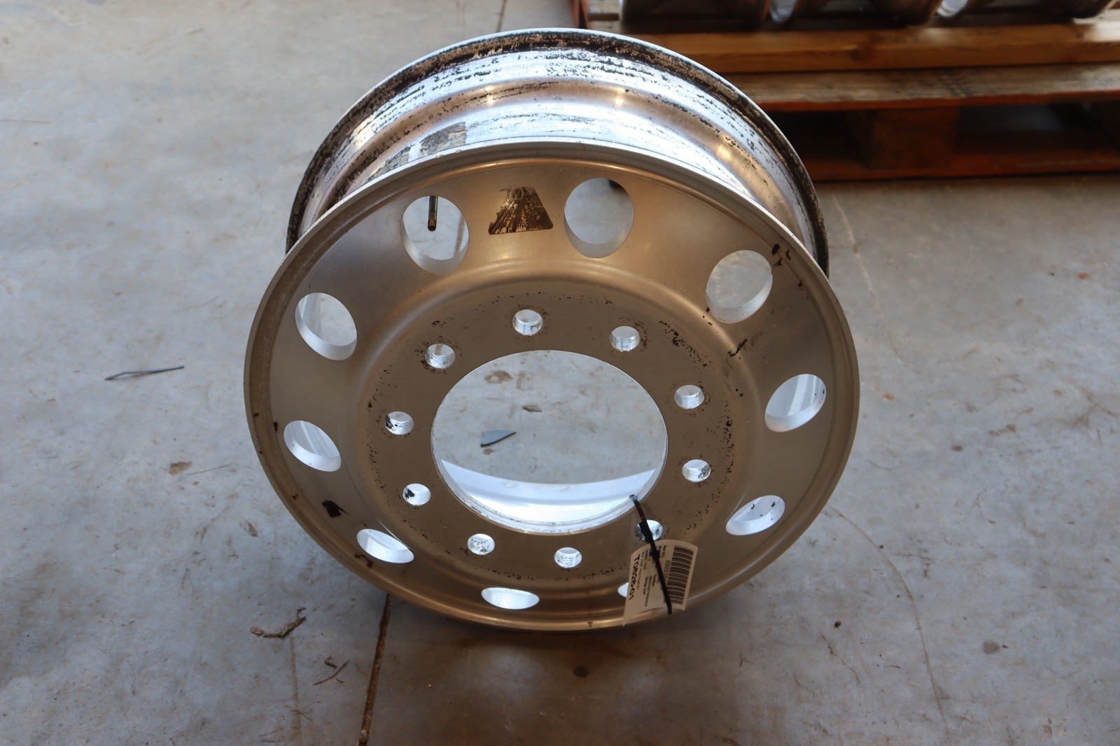 2008-2017 MACK CXU613 WHEEL RIM R 22.5 2008-2017 MACK CXU613 WHEEL RIM R 22.5