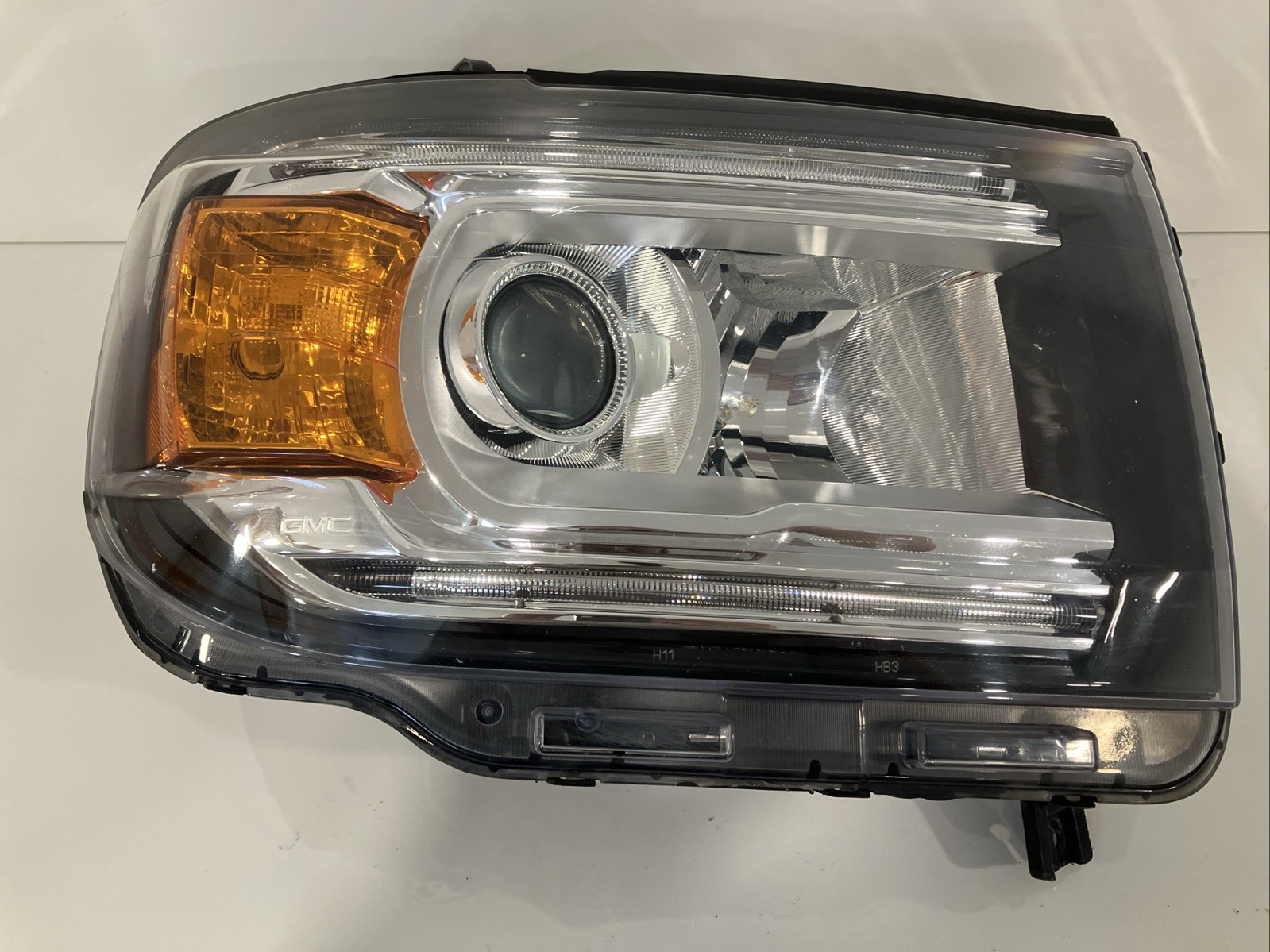 2015 - 2022 GMC Canyon Passenger Right RH Halogen Headlight OEM 2807