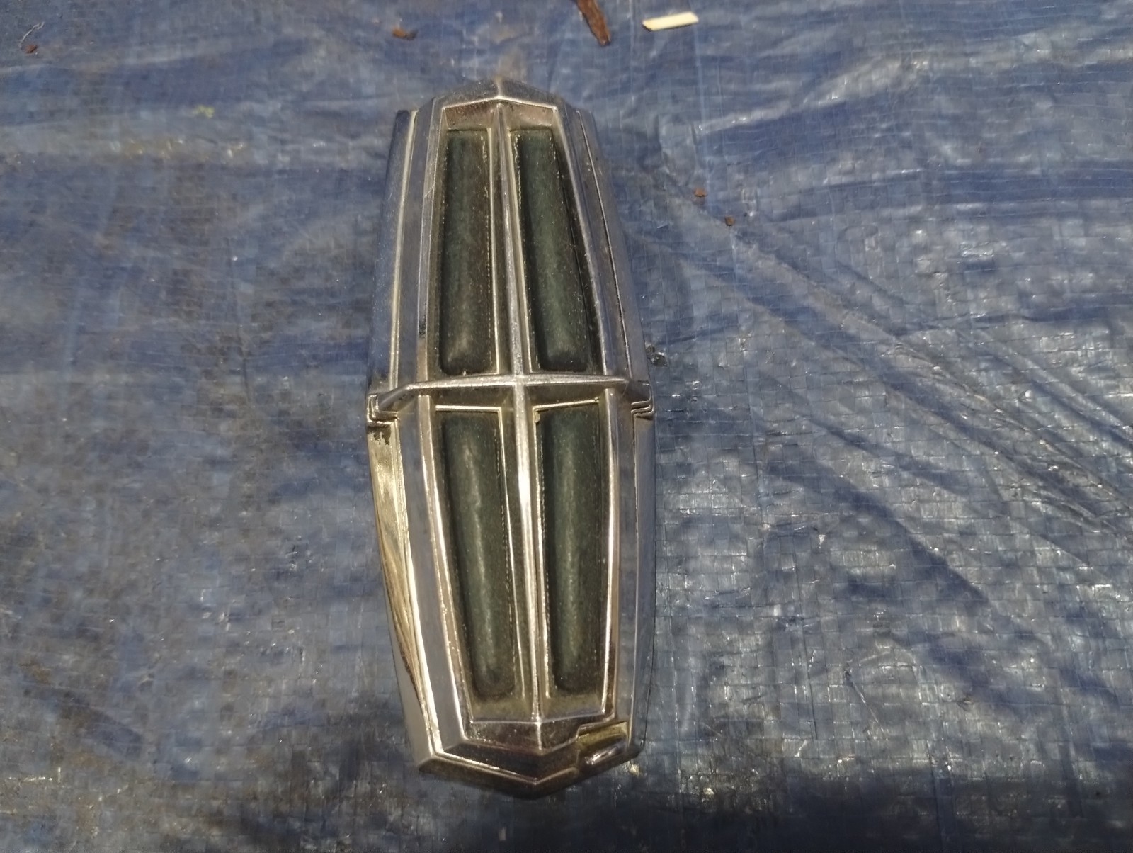 1979 LINCOLN MARK V Collectors Series  LOCK FLIPPER  SLIDER EMBLEM OEM Rare Blue