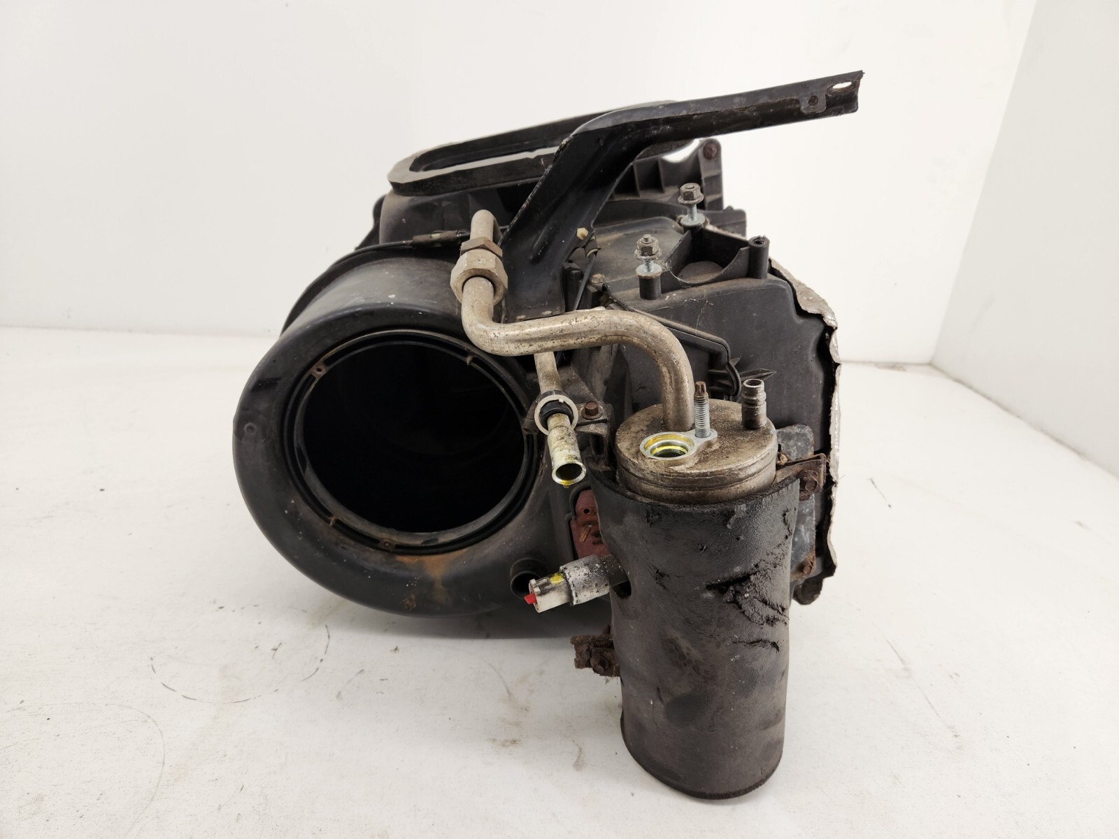 1999-07 Ford F250 F350 F450 F550 Super Duty Air Condition Heater Box engine side