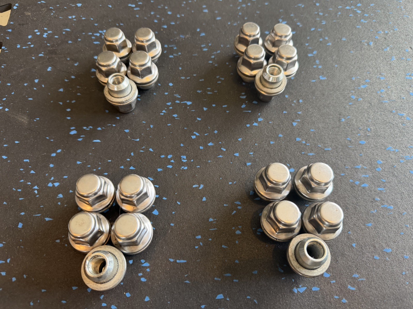 07-15 Infiniti Nissan G37 Q50 M35 M45 370z LUG NUT 12x1.25 OEM Factory set of 20 07-15 Infiniti Nissan G37 Q50 M35 M45 370z LUG NUT 12x1.25 OEM Factory set of 20