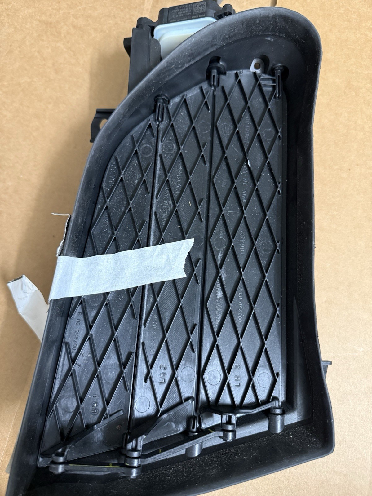 New OEM 12-20 Tesla Model S Left Driver Active Louvre Grille Assm 1007268-00-G