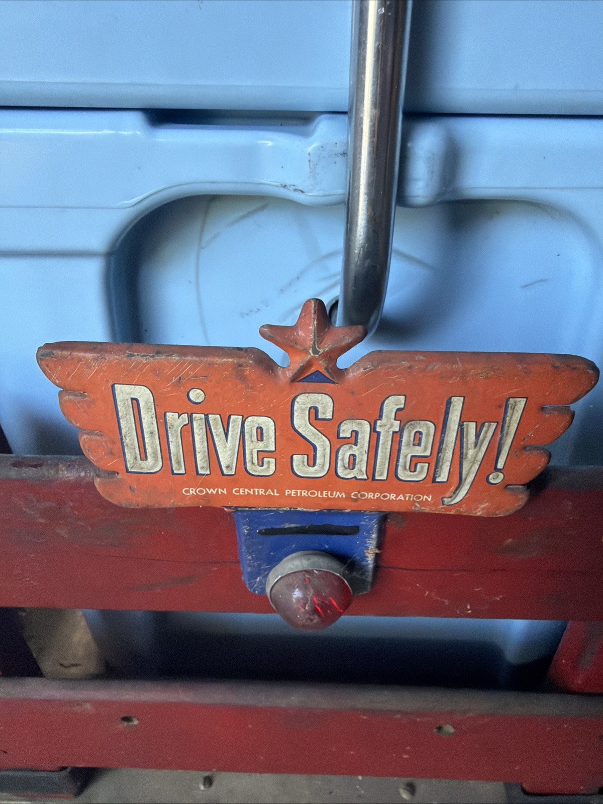 Vtg DRIVE SAFELY Crown Central Petroleum LIC PLATE TOPPER Original with jewel Vtg DRIVE SAFELY Crown Central Petroleum LIC PLATE TOPPER Original with jewel