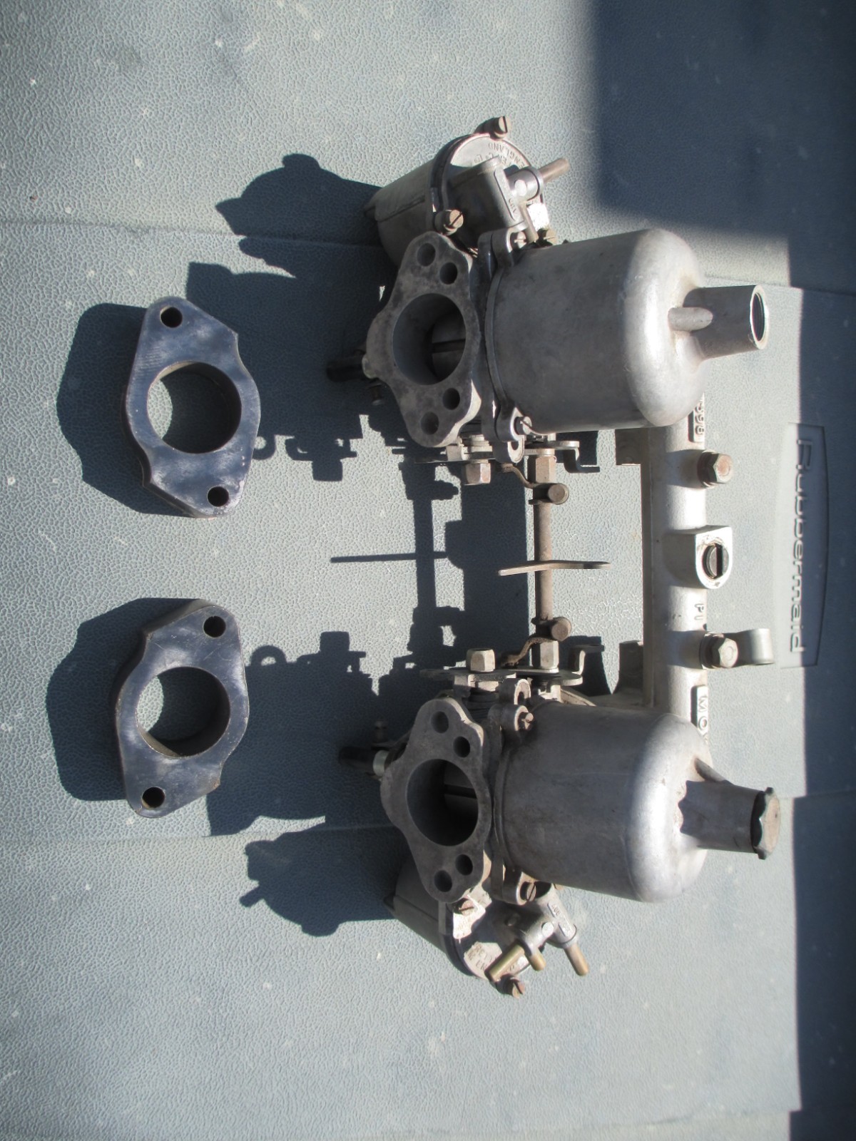1/2Inch SU HS4 Carburetors and Manifold 1/2Inch SU HS4 Carburetors and Manifold