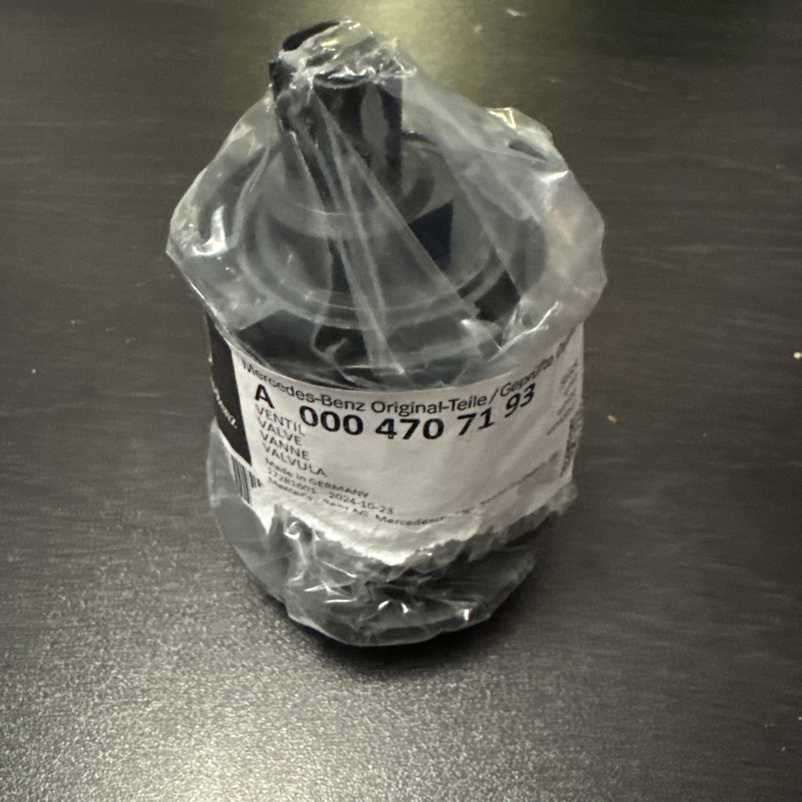1 X 000-470-71-93 Shut-Off Valve-Genuine Mercedes 1 X 000-470-71-93 Shut-Off Valve-Genuine Mercedes