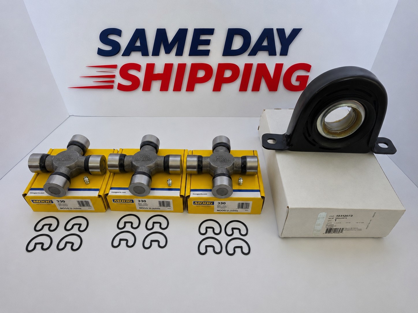 Driveshaft Center Support & U-joint Kit E/F250/350/450/550 4WD SuperDuty Moog/Ac