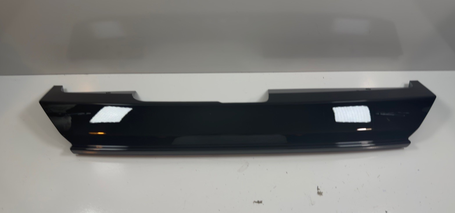 ✅ 2022-2026 VOLVO XC60 REAR BUMPER MOLDING TRIM CENTER 32136217 OEM