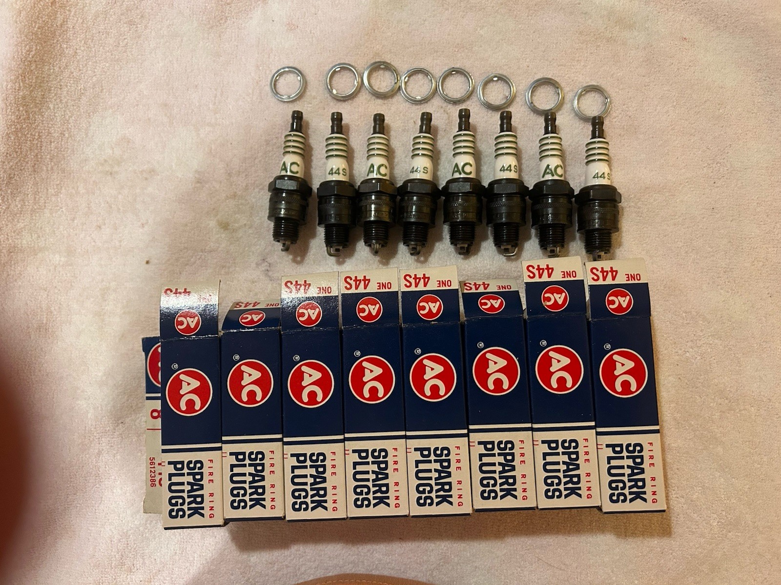 NOS AC Fire Ring Spark Plugs 44S Pontiac GTO 442 Chevrolet Firebird Buick 1971 NOS AC Fire Ring Spark Plugs 44S Pontiac GTO 442 Chevrolet Firebird Buick 1971