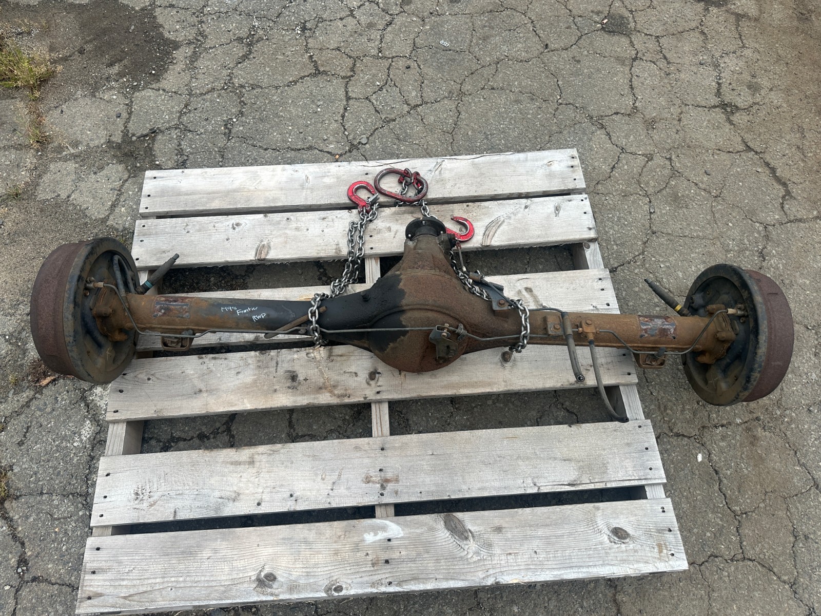 1998-2000 Nissan Frontier RWD Rear Subframe Differential Spindle Assembly OEM